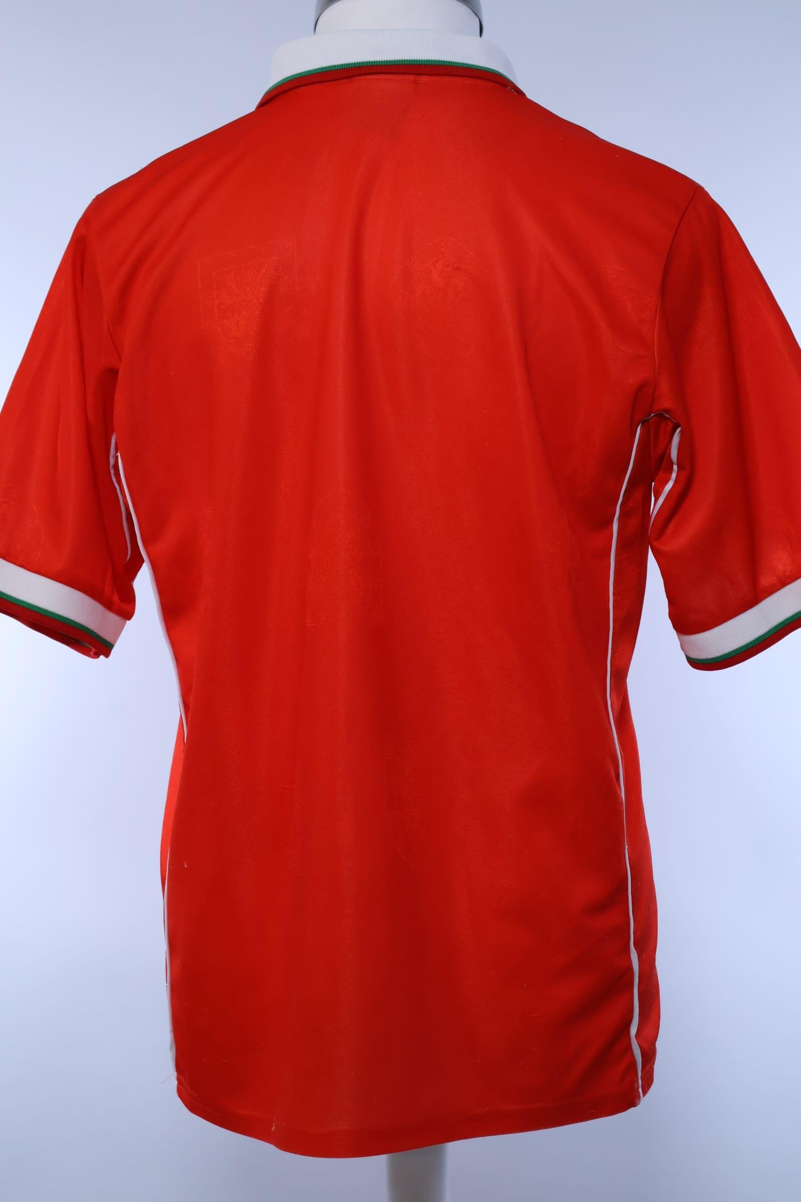 Wales 1998/00 Home Shirt - M Authenic Original Football Shirt