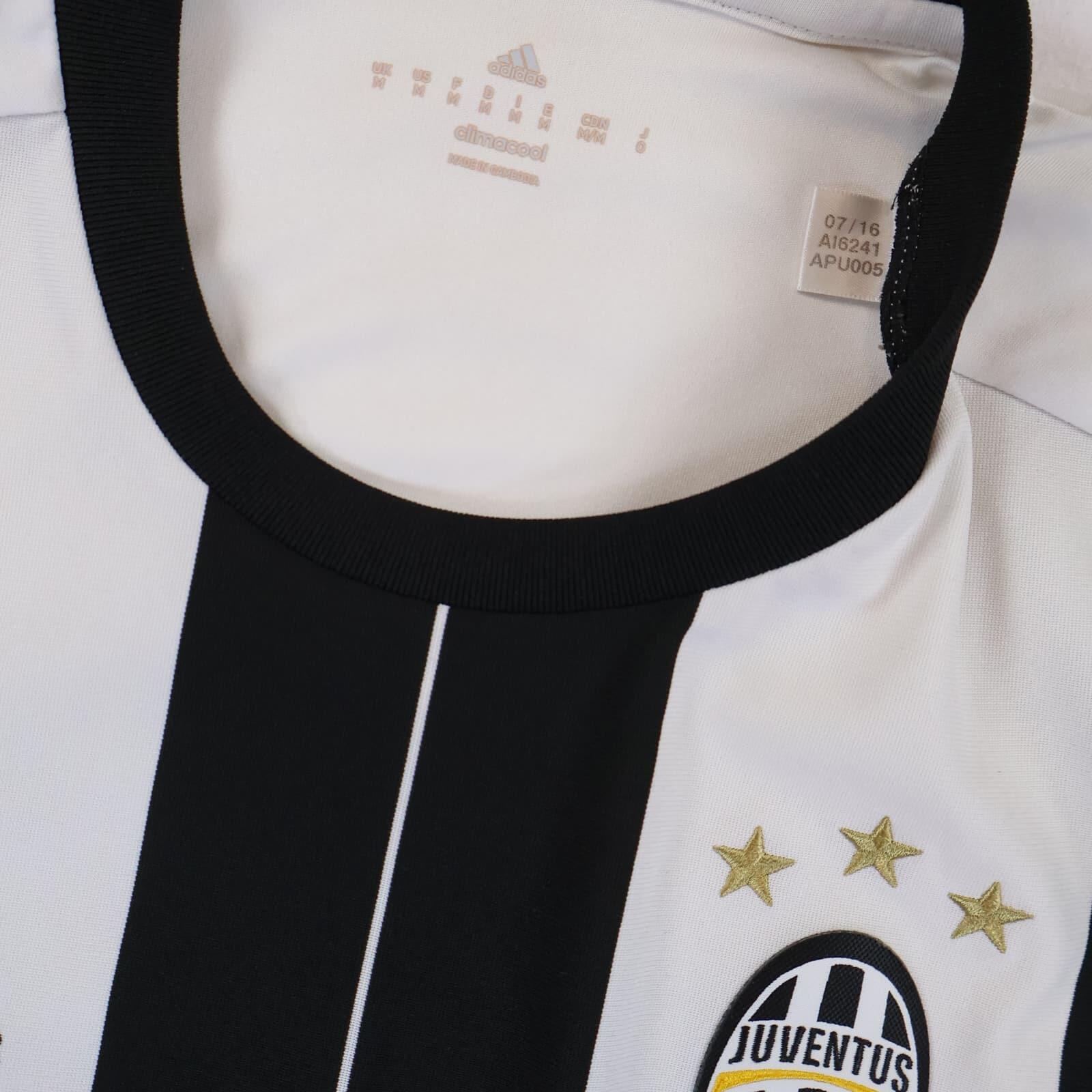 Juventus 2016/17 Home Shirt - M