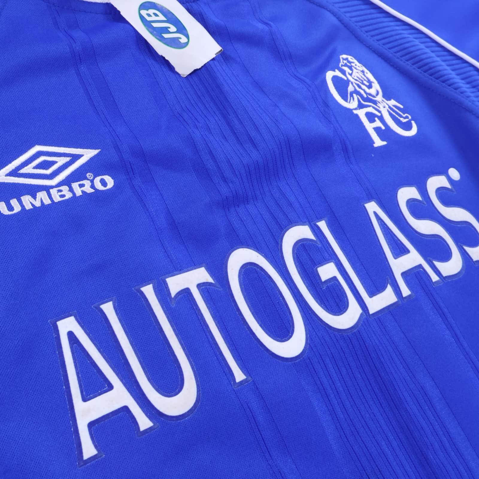 Chelsea Flo #19 1999/01 Home Shirt - L