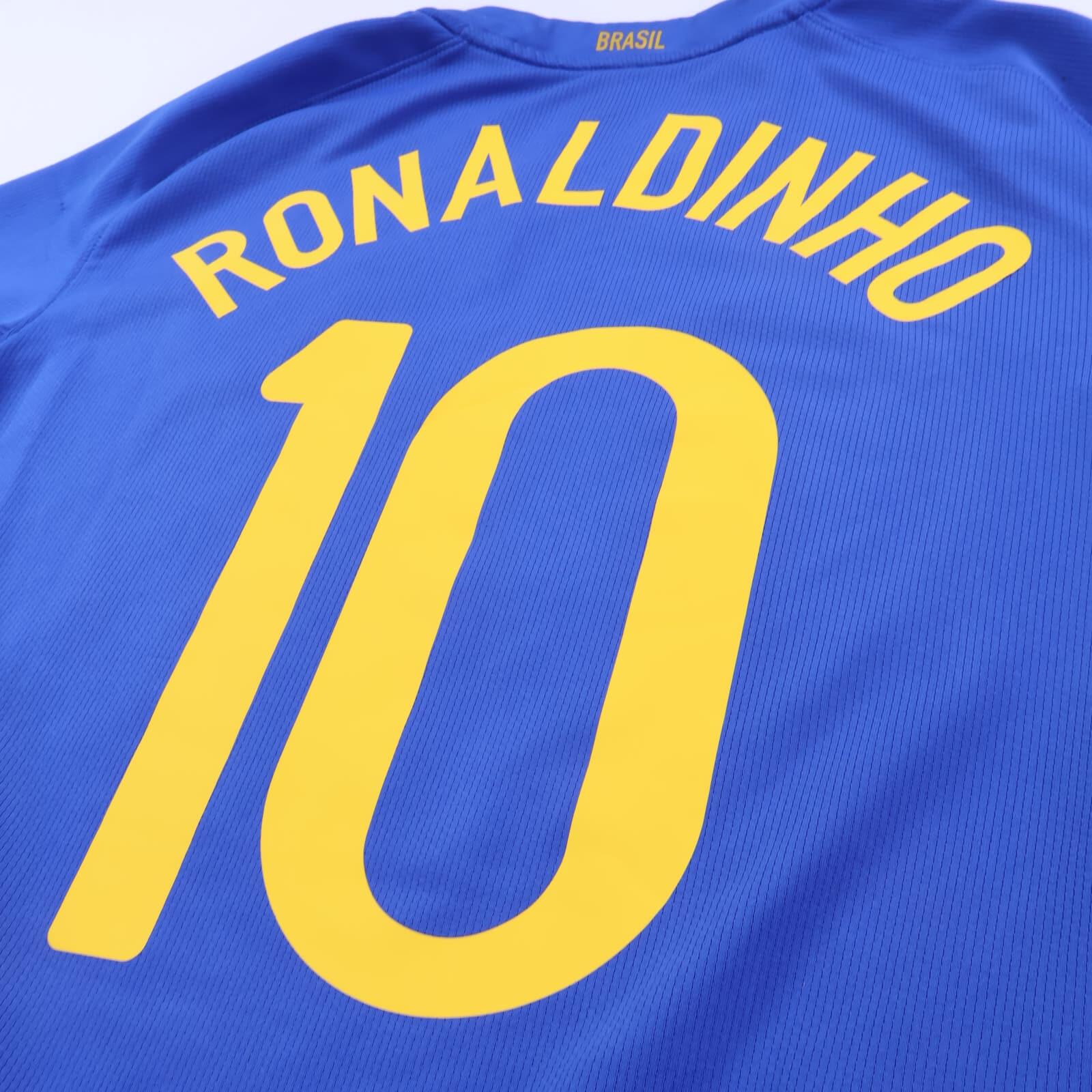 Brazil Ronaldinho #10 2008/10 Away Shirt - M