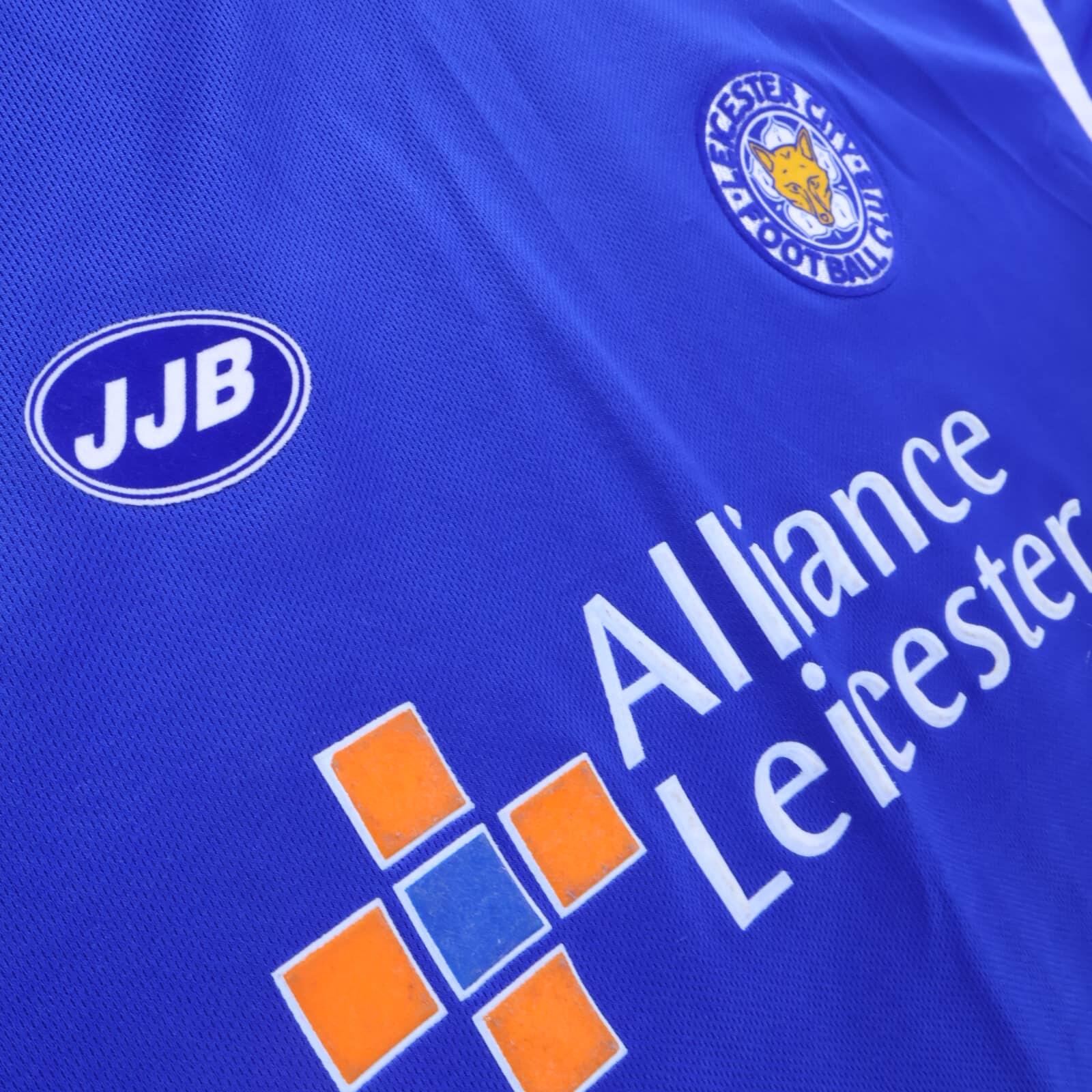 Leicester City Hume #8 2005/06 Home Shirt - M