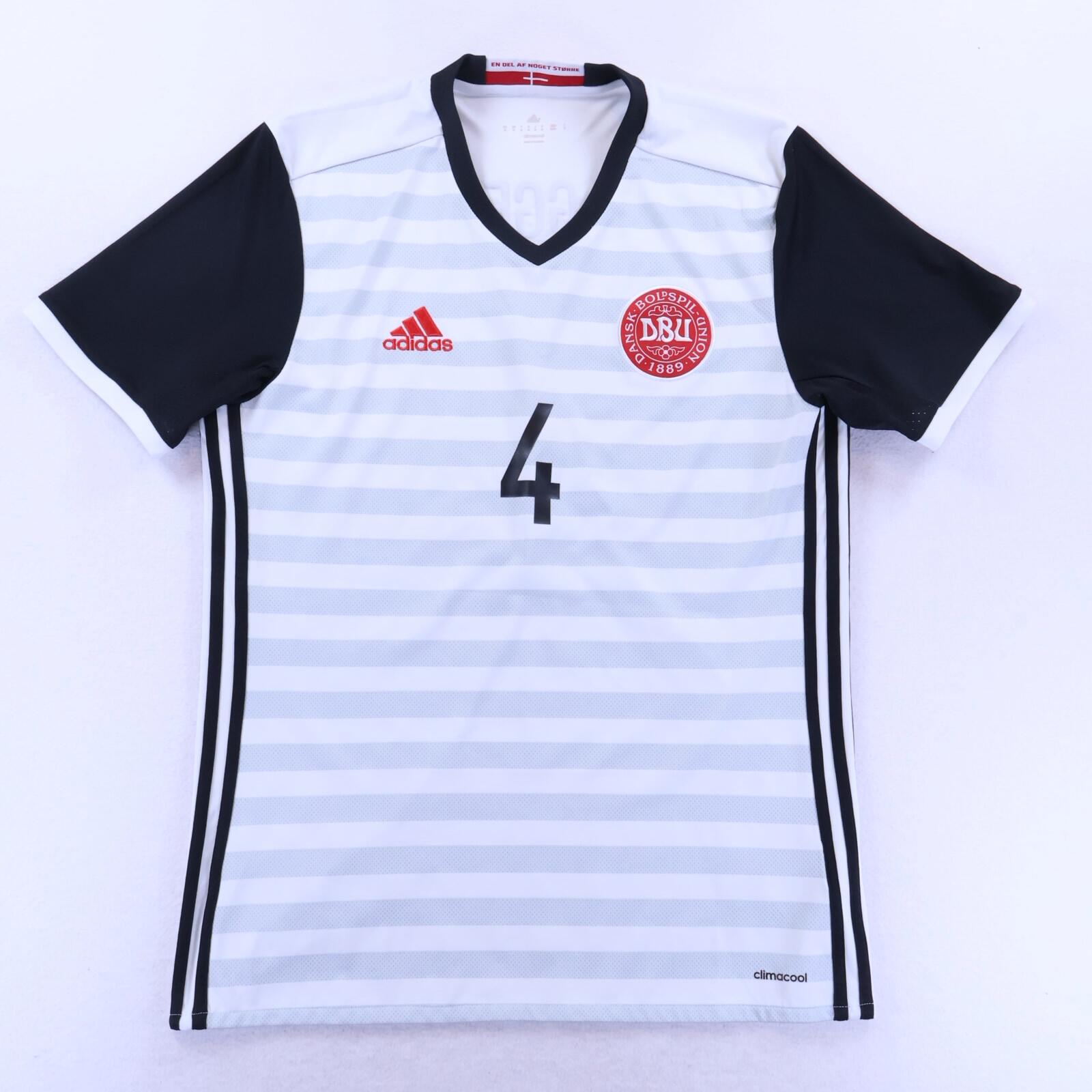 Denmark Agger #4 2015/16 Away Shirt - M