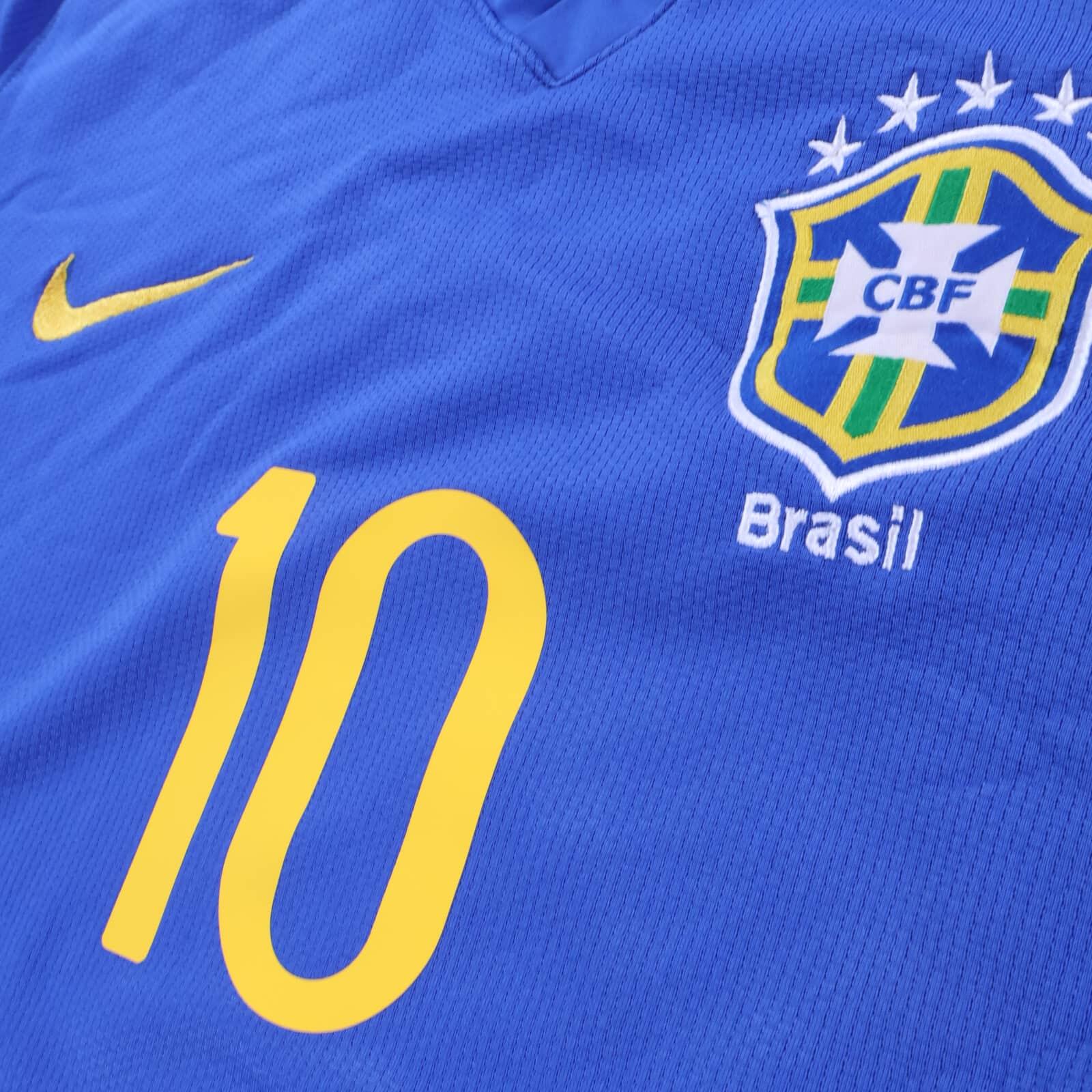 Brazil Ronaldinho #10 2008/10 Away Shirt - M