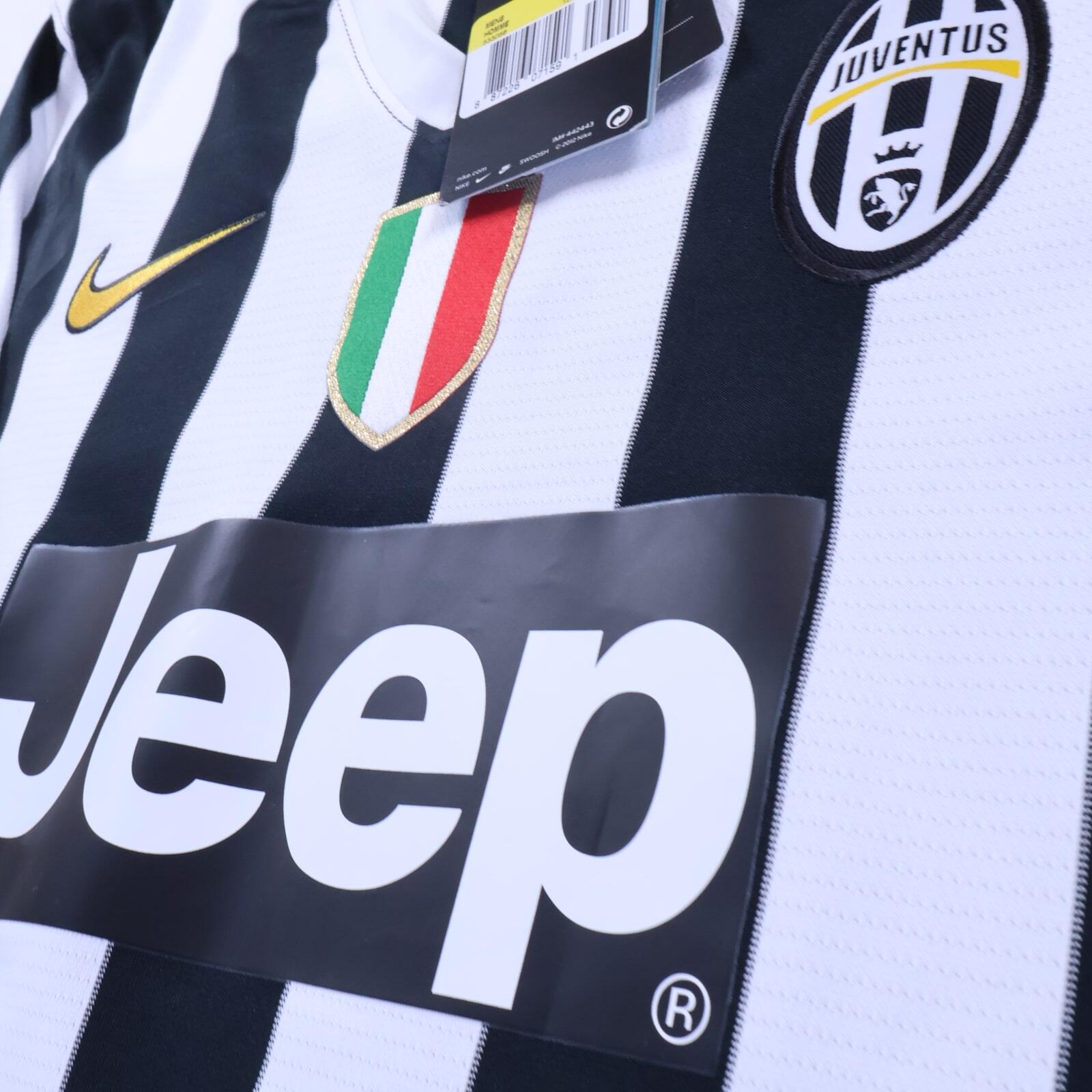 *NWT* Juventus Tevez #10 2013/14 Home Shirt - S