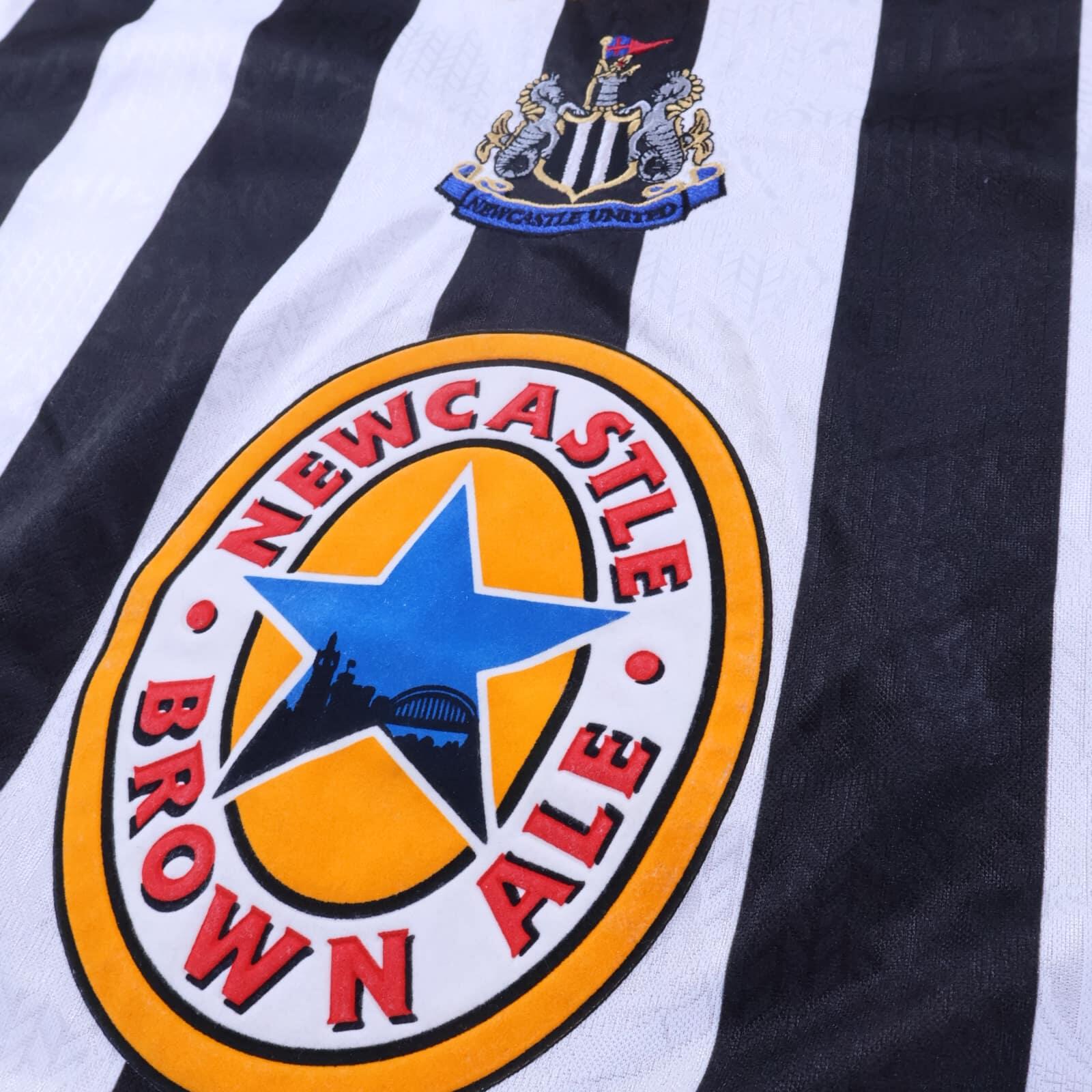 *MINT* Newcastle United Asprilla #11 1997/99 Home Shirt - XL