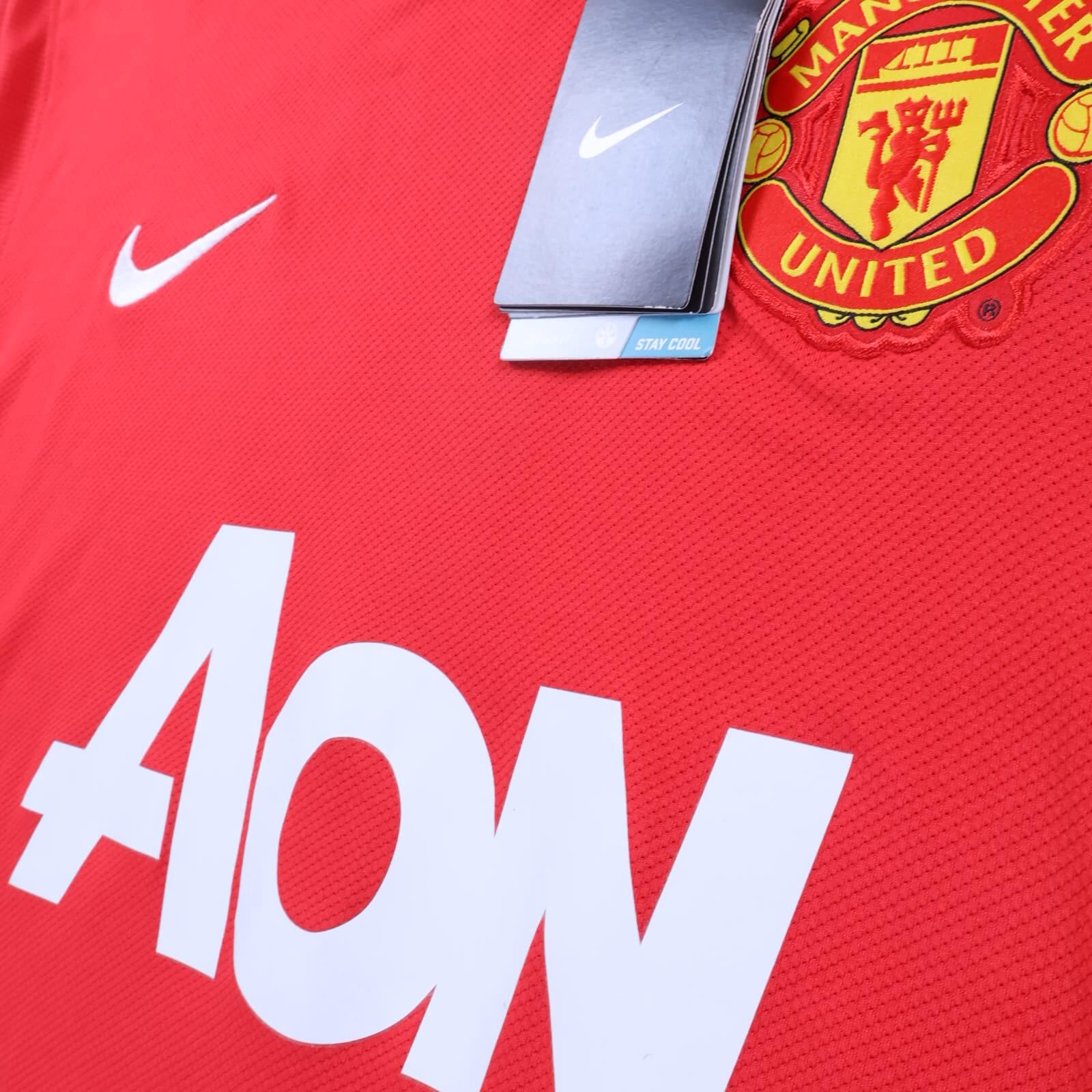 *NWT* Manchester United Vidic #15 2011/12 Home Shirt - XL