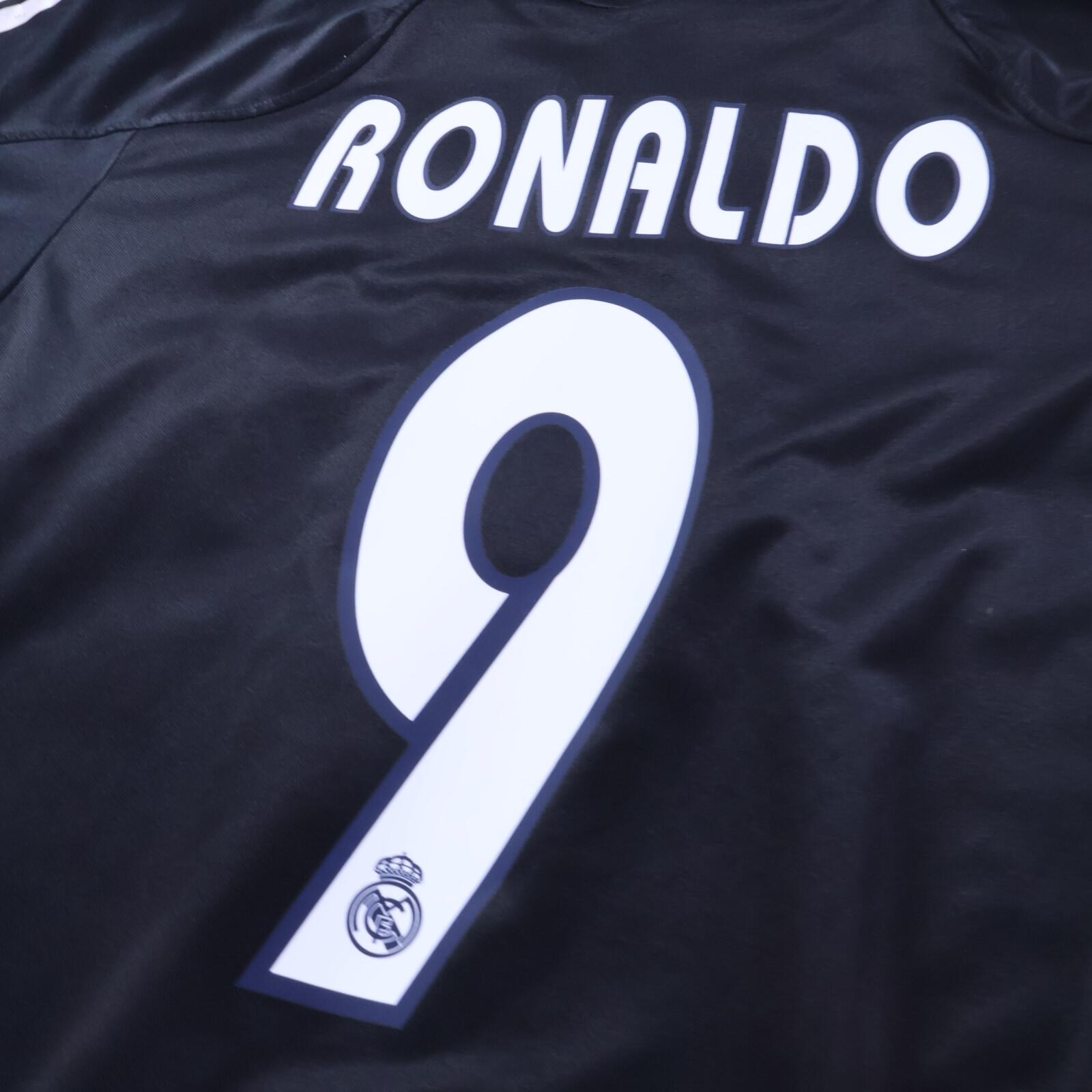 Real Madrid Ronaldo #9 2004/05 Away Shirt - L