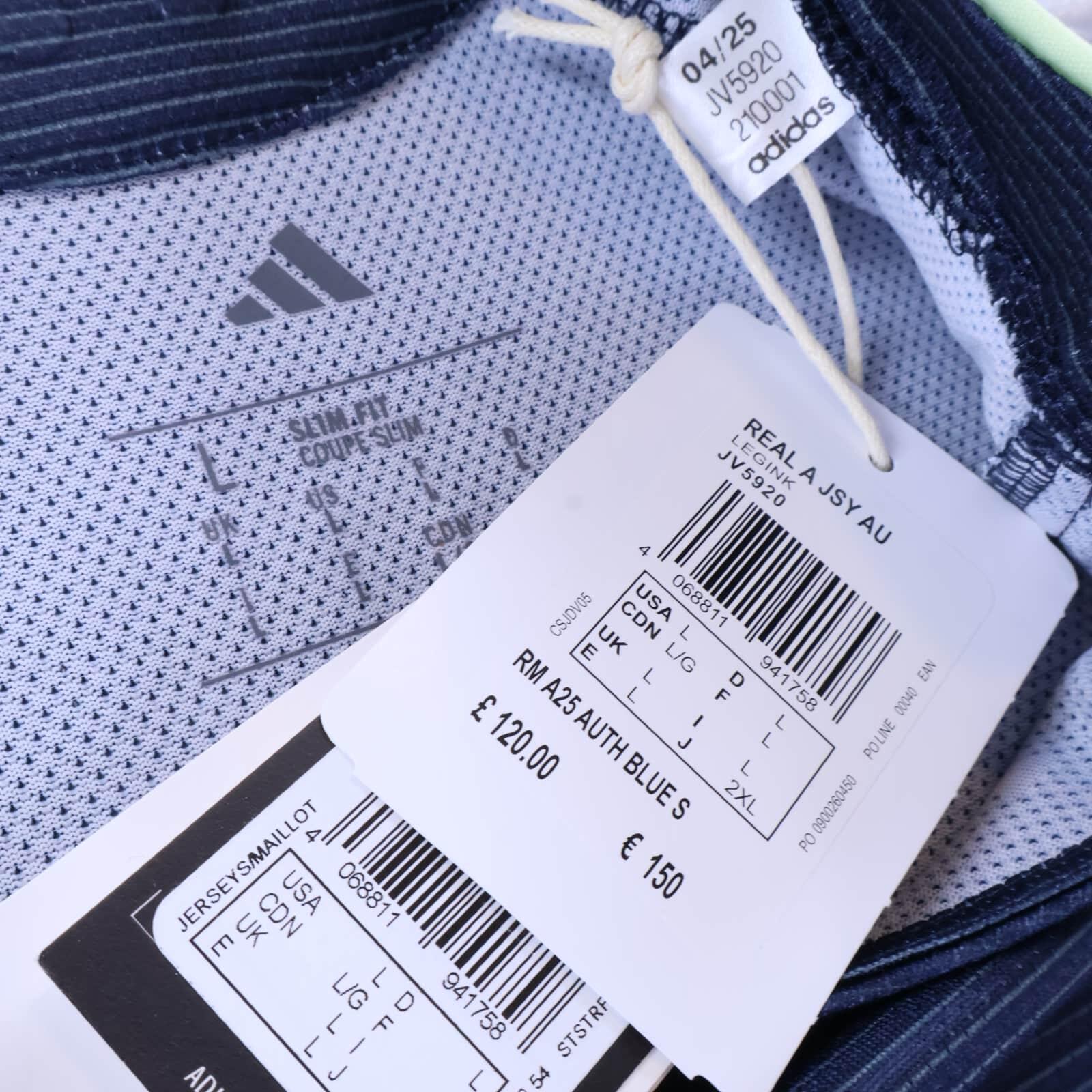 *NWT* Real Madrid Valverde #8 2025/26 Away Shirt - Player Issue - L