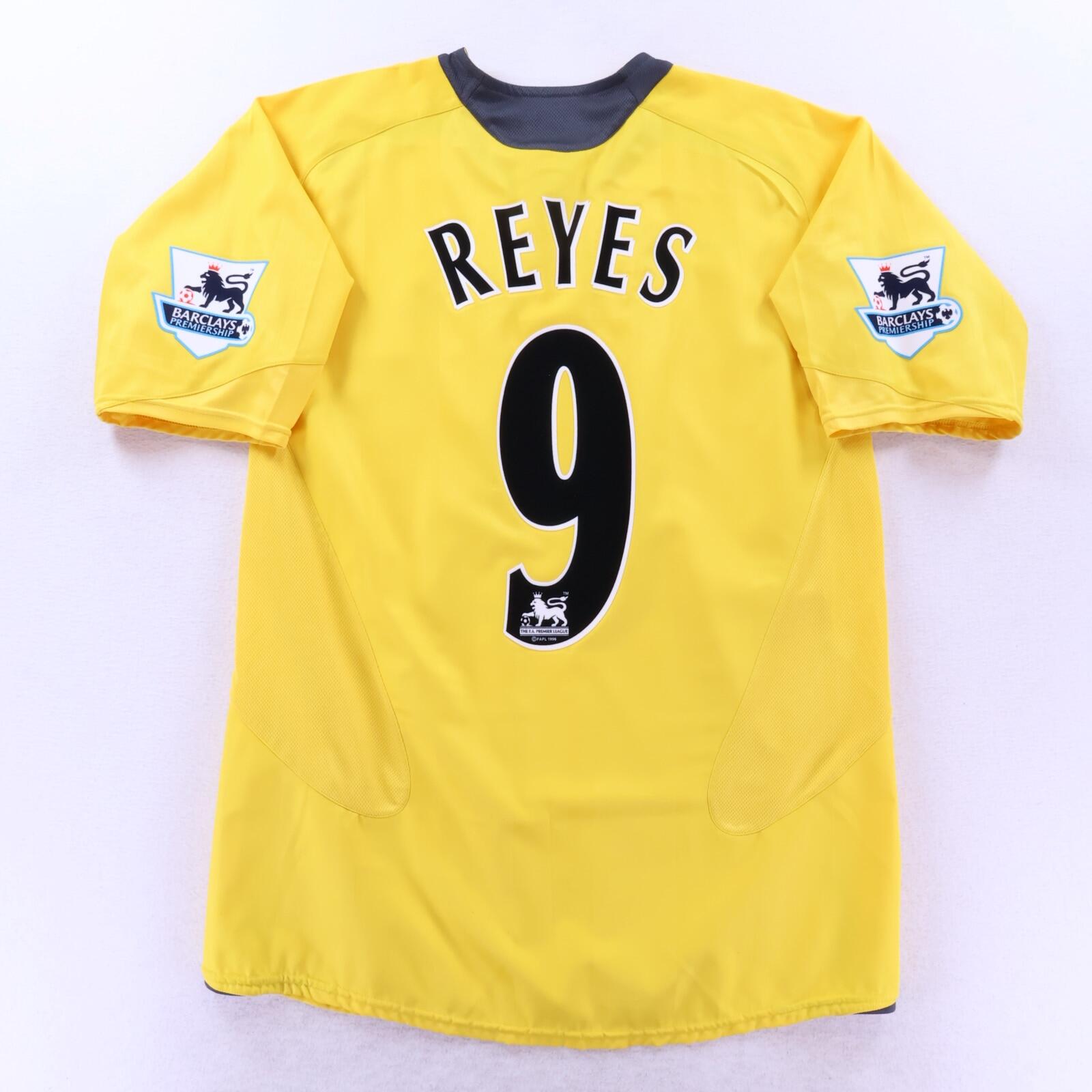 Arsenal Reyes #9 2005/06 Away Shirt - M