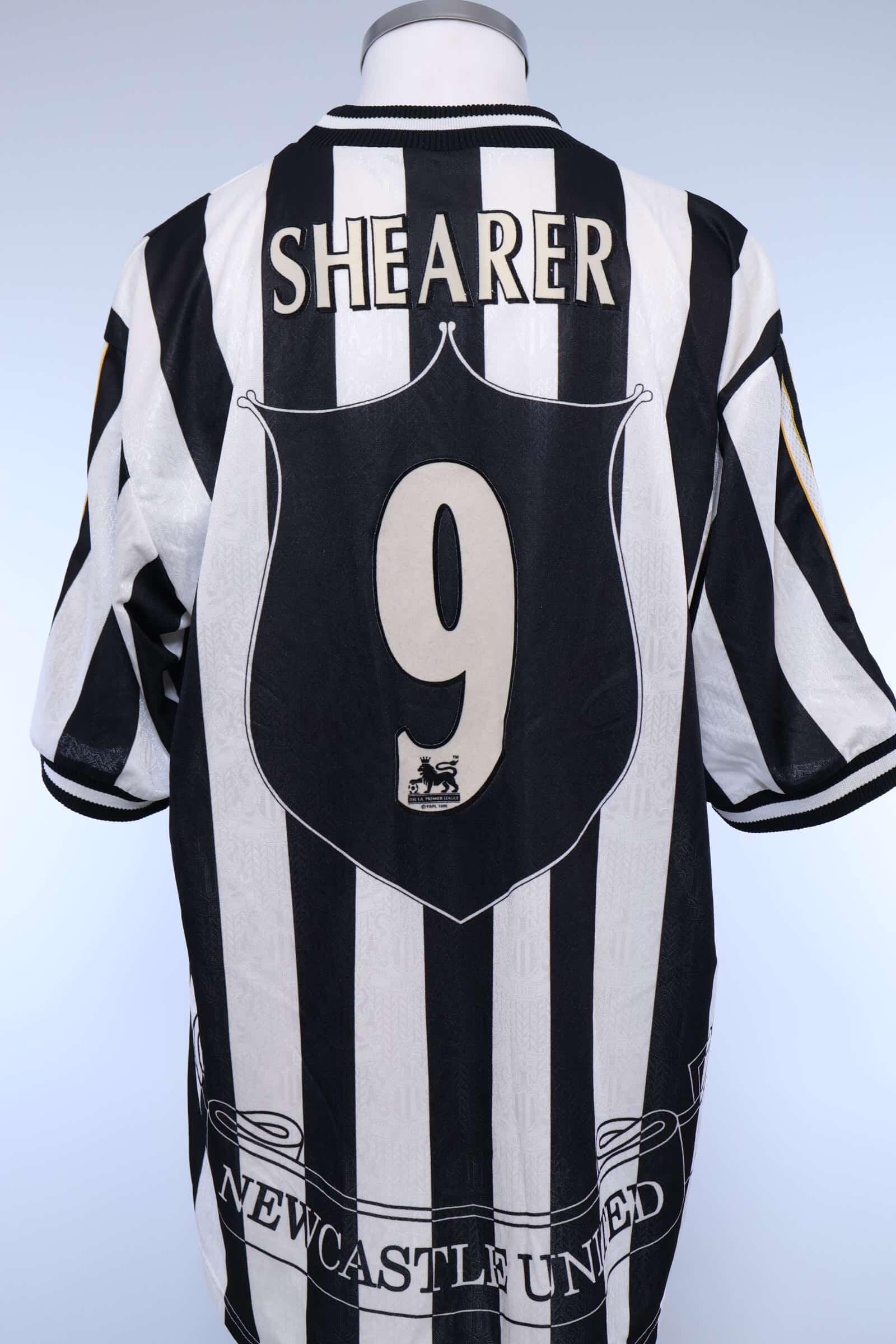 Newcastle United 1997/98 Shearer #9 Home Shirt - XLAuthentic Original Football Shirt