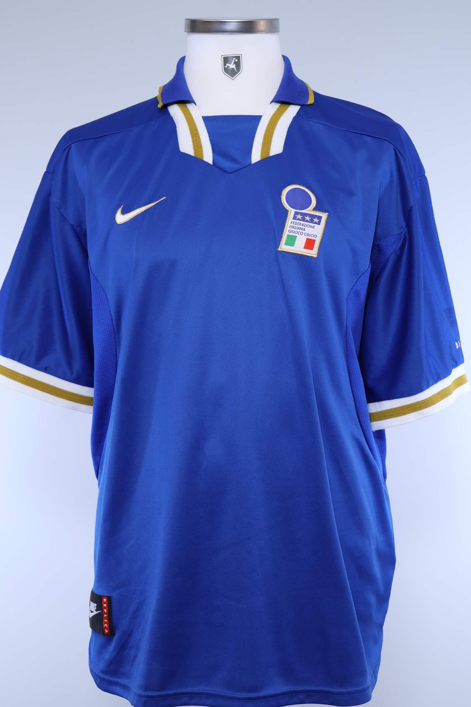 Italy 1996/97 Home Shirt - XLAuthentic Original Football Shirt