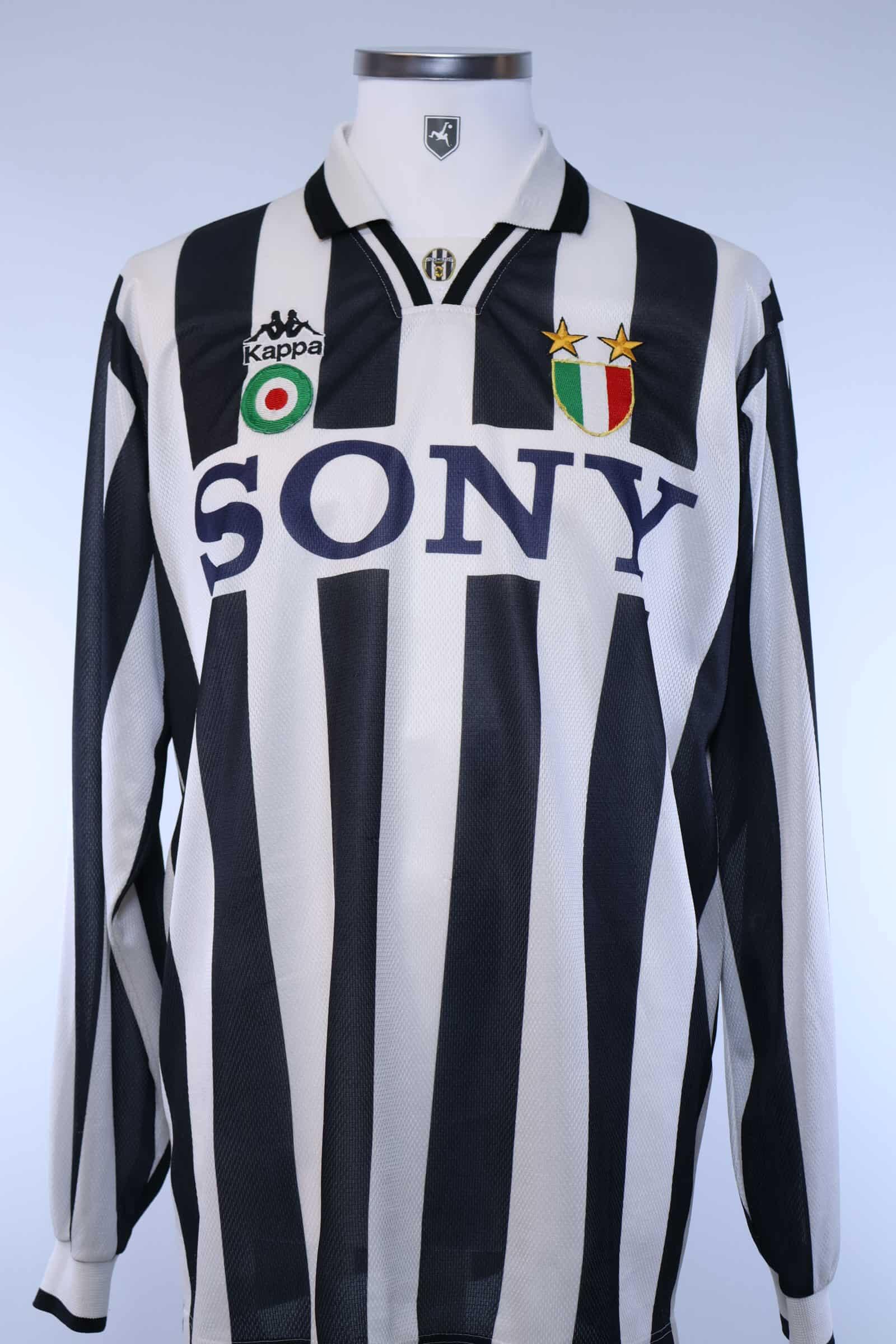 Juventus 1995/97 Home Shirt - XLAuthentic Original Football Shirt