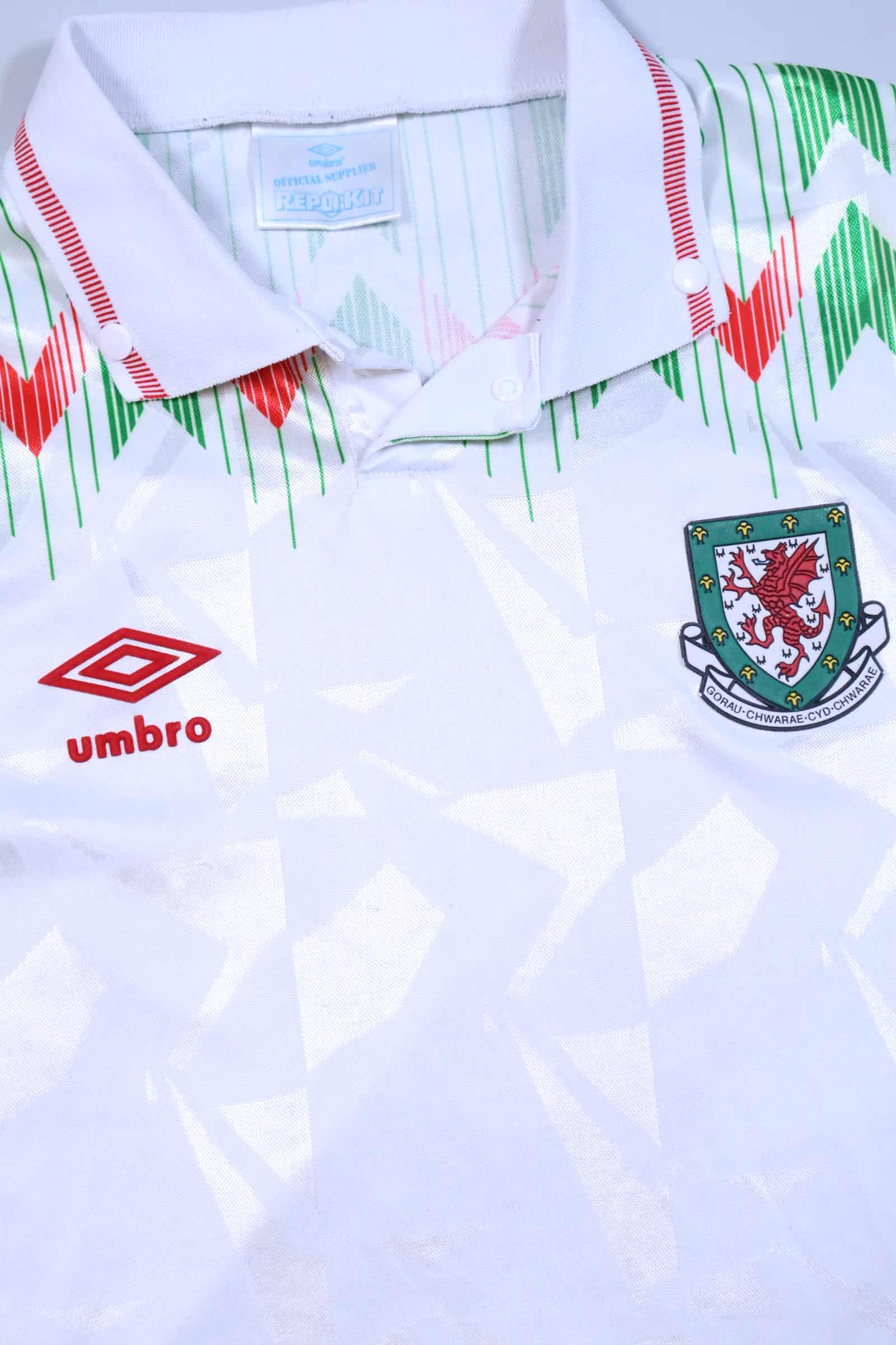 Wales 1990/93 Away Shirt - L Authenic Original Football Shirt