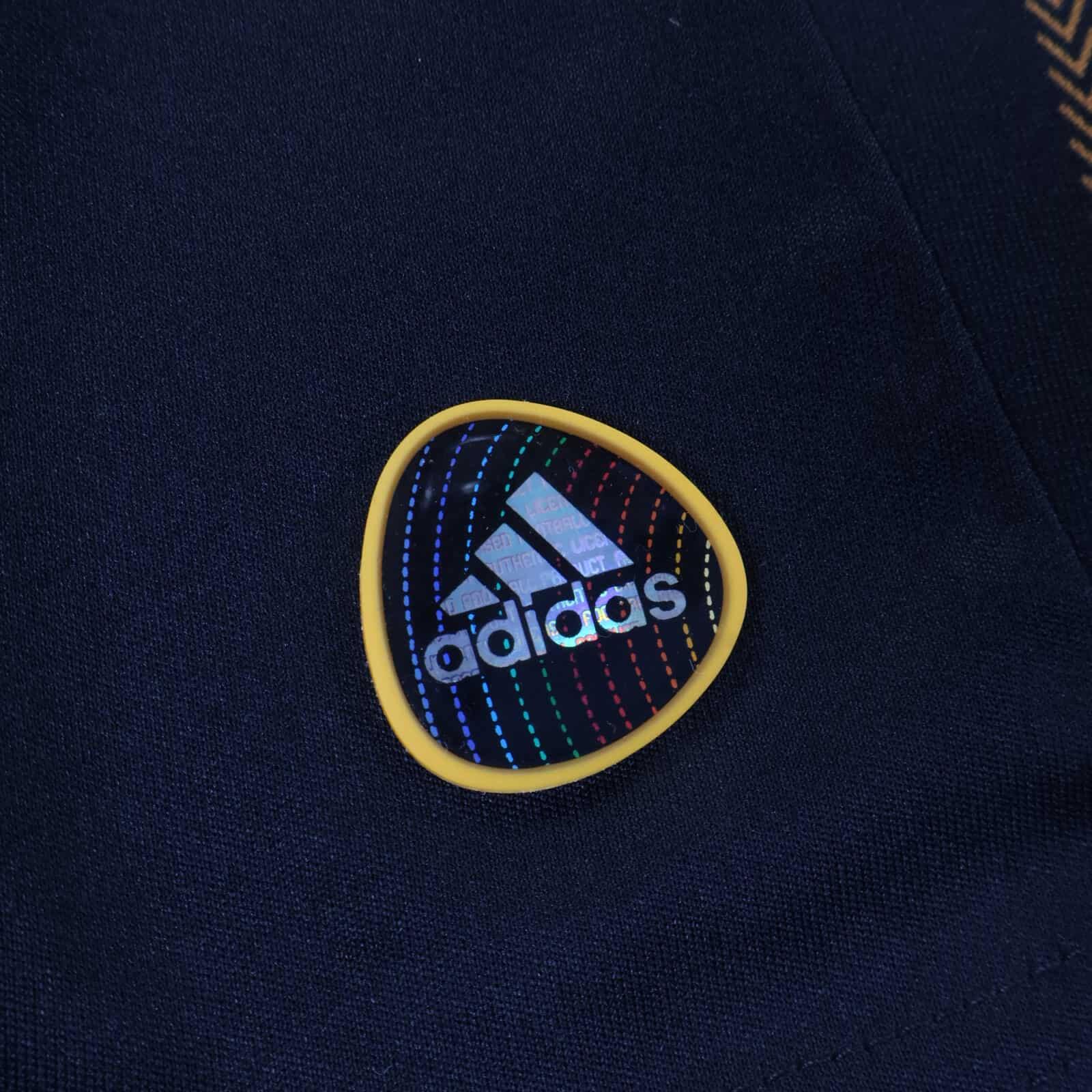Chelsea Drogba #11 2010/11 Away Shirt - L