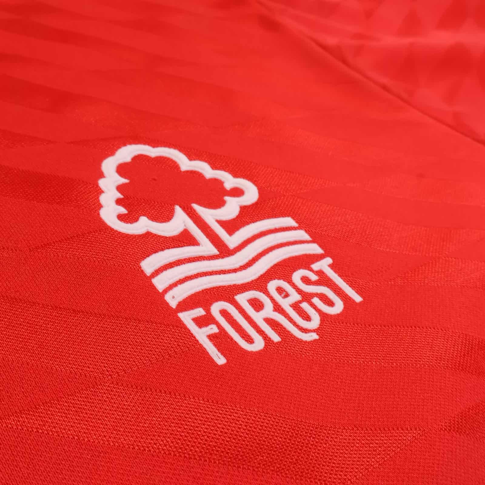 Nottingham Forest 1990/92 Home Shirt - L- BACK