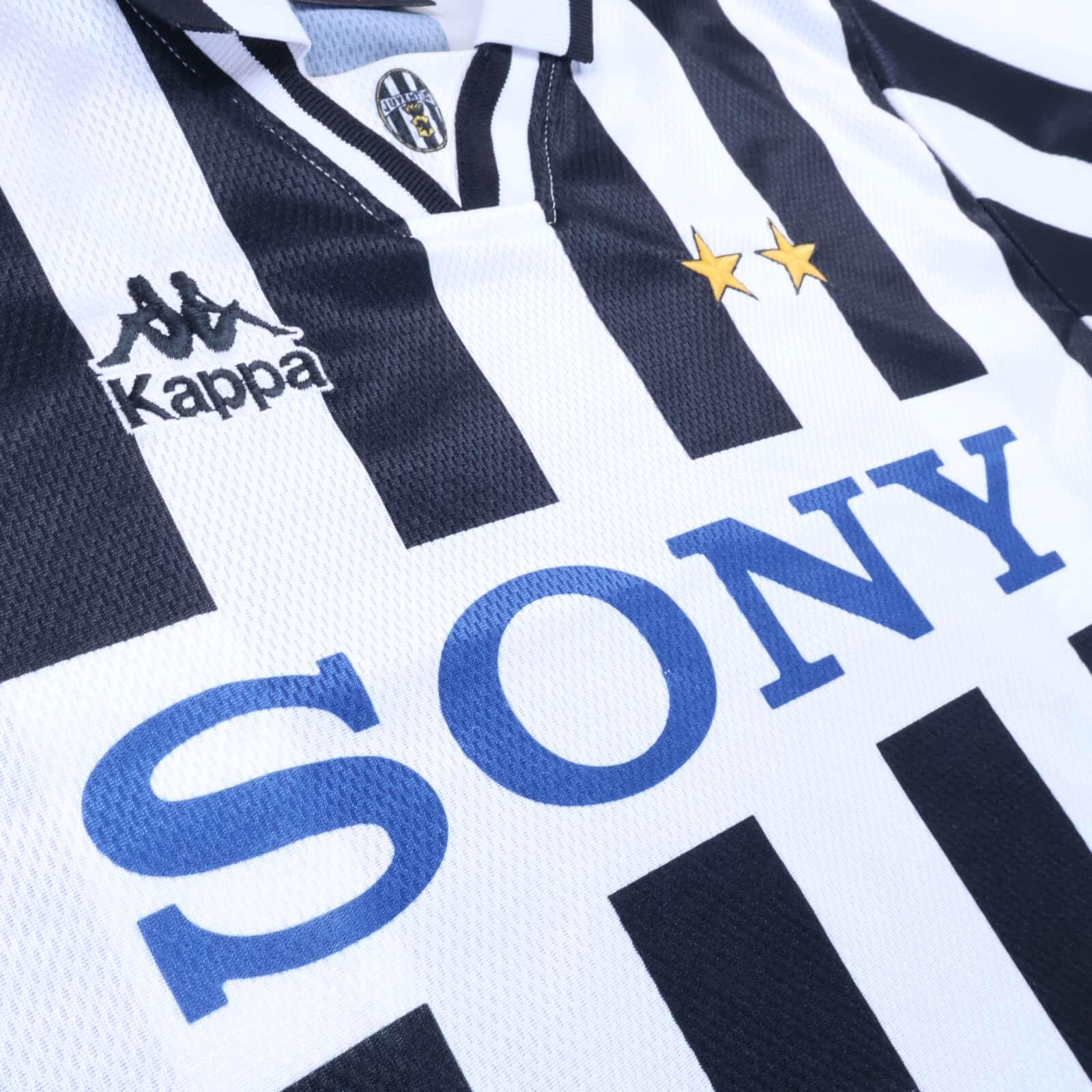 Juventus 1995/97 Home Shirt - M- BACK