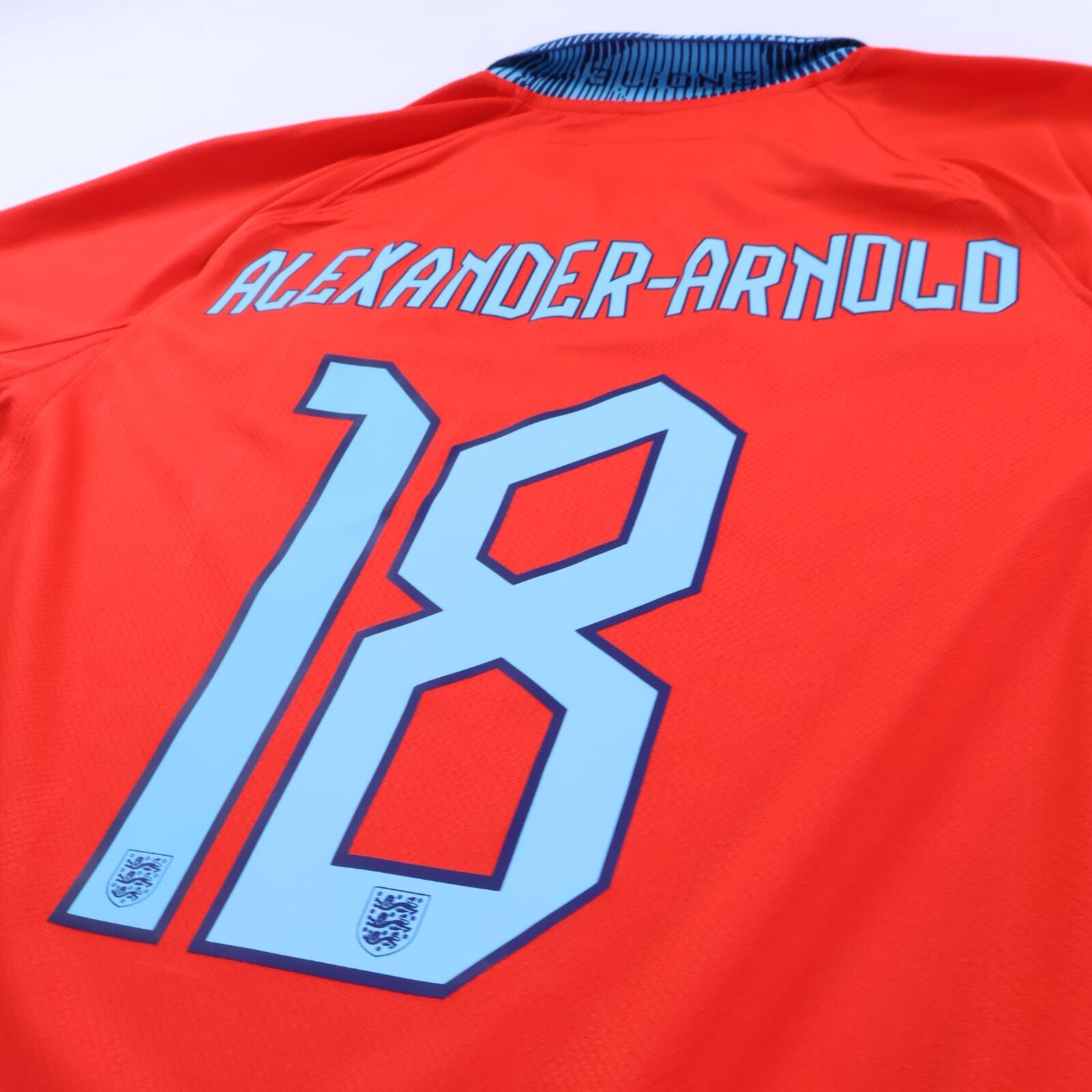 England Alexander-Arnold #18 2022/23 Away Shirt - M- TAGS