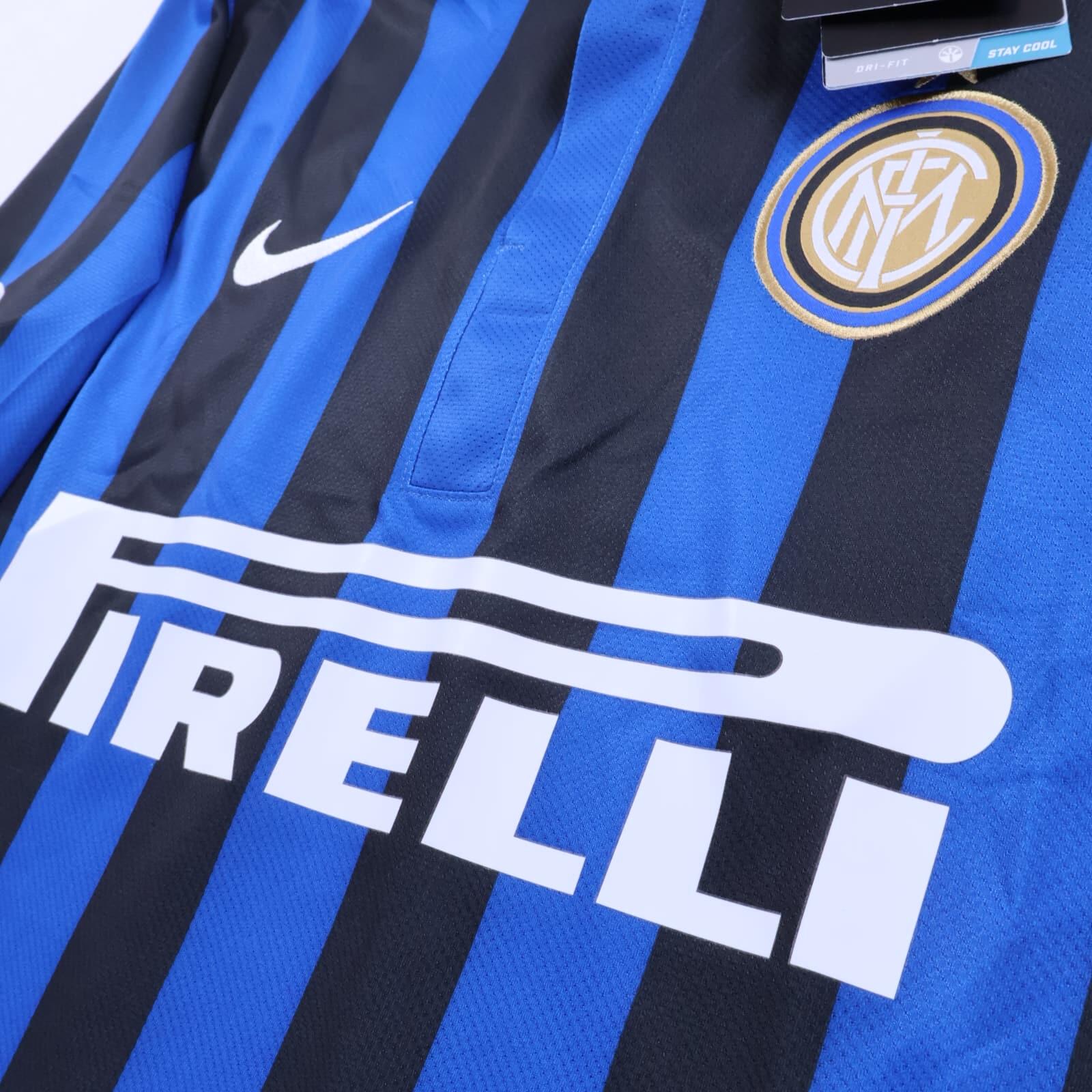 Inter Milan Lucio #6 2011/12 Home Shirt - M