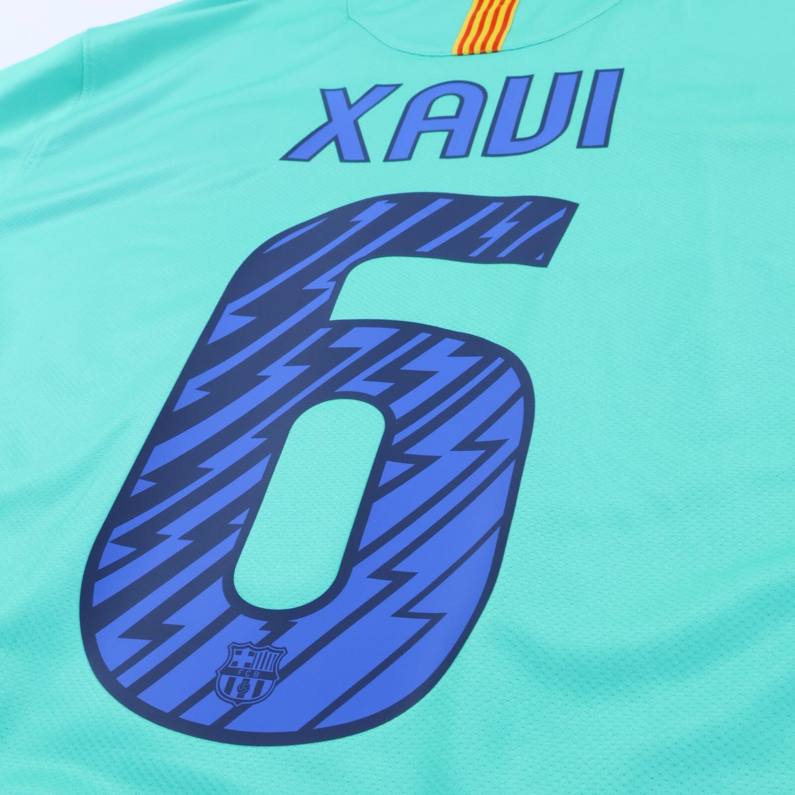 Barcelona Xavi #6 2010/11 Away Shirt - L