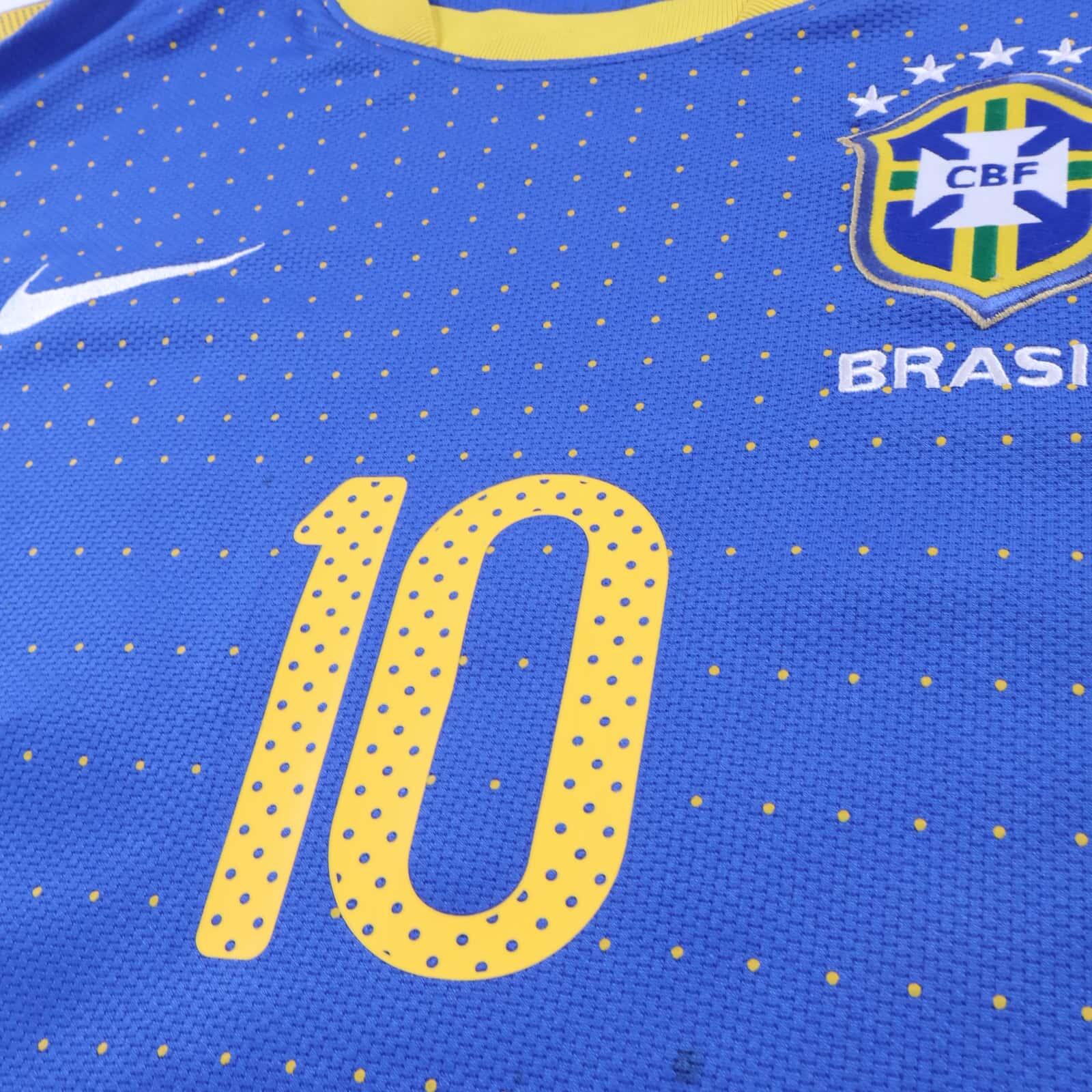 Brazil Kaka #10 2010/11 Away Shirt - L