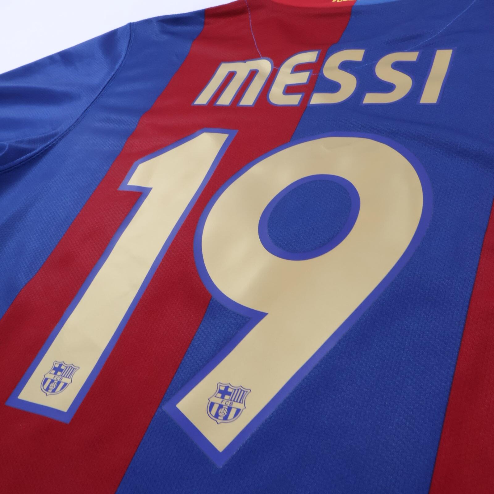 *MINT* Barcelona Messi #19 2006/07 Home Shirt - L