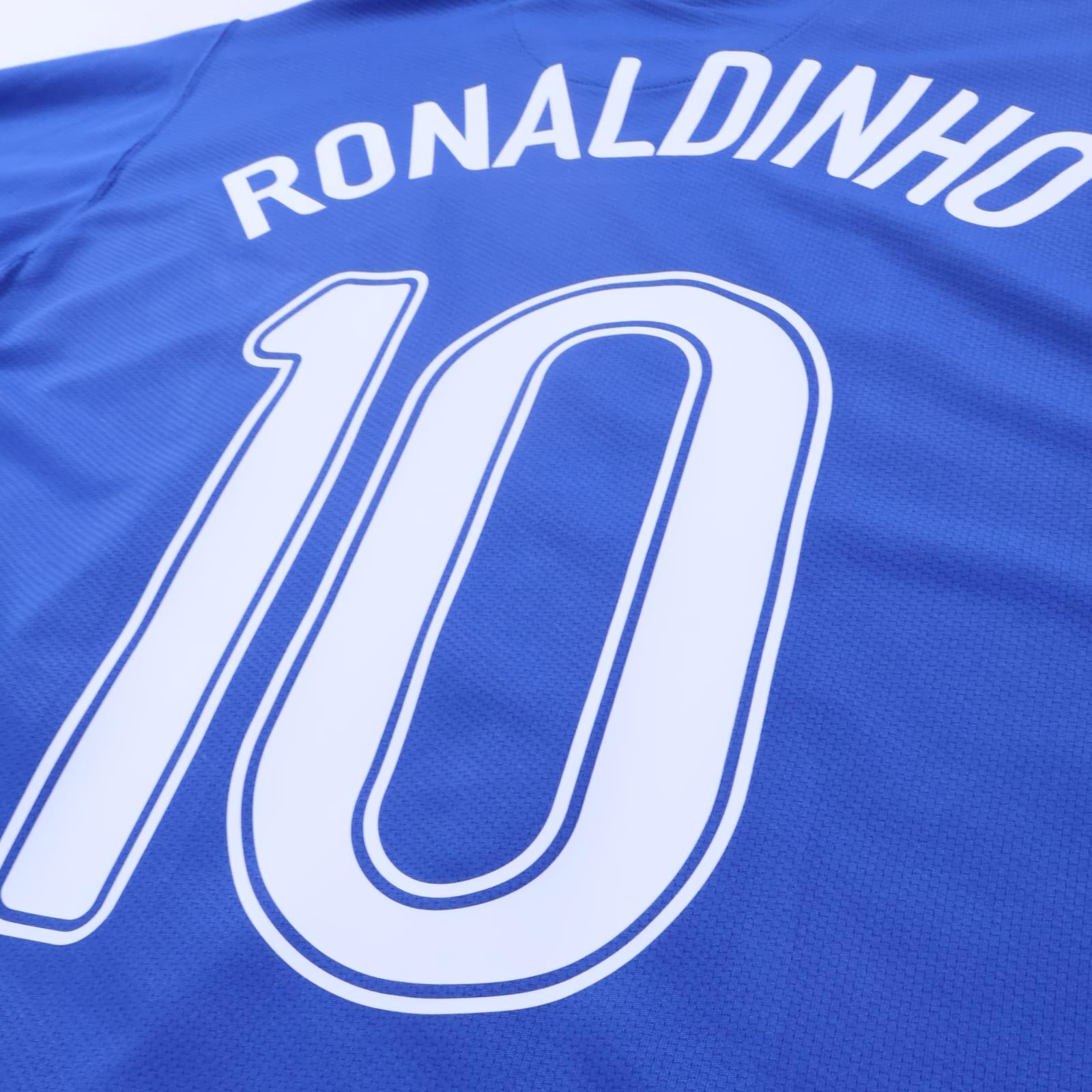 Brazil Ronaldinho #10 2006/08 Away Shirt - M