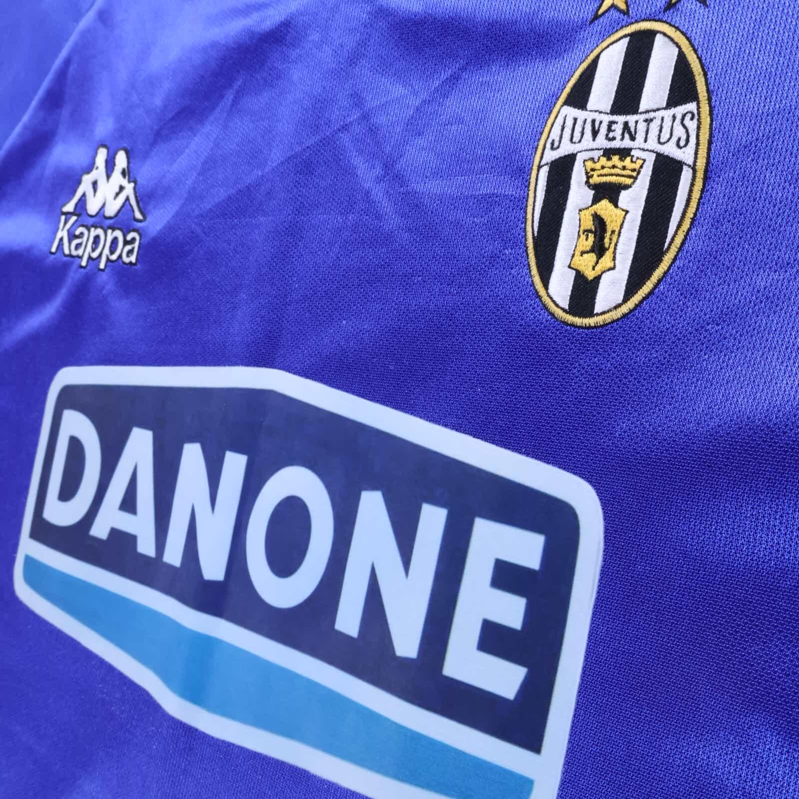 Juventus 1994/95 Away Shirt - M/L