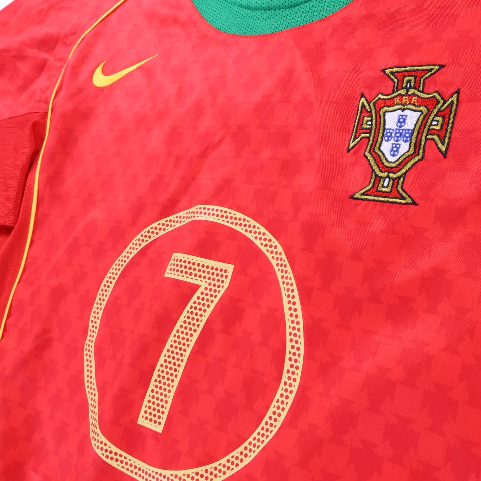 *MINT* Portugal Figo #7 2004 Home Shirt - M