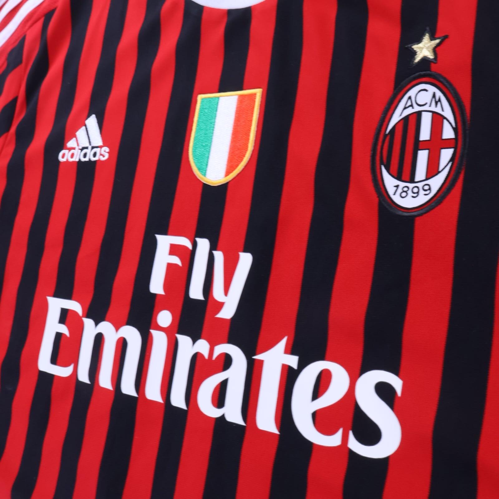 Ac Milan Ibrahimović #11 2011/12 Home Shirt - XL