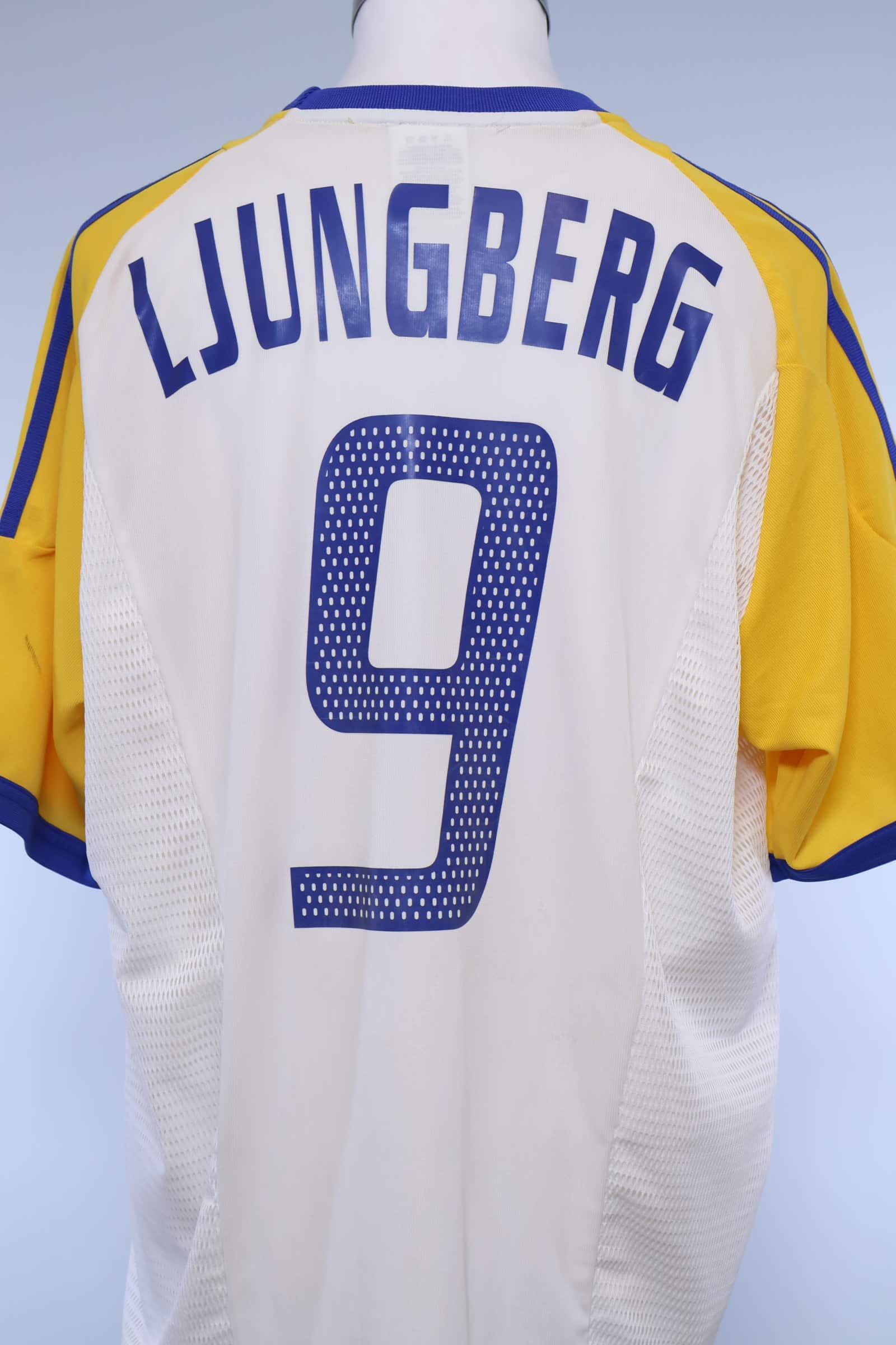 Sweden 2001/02 Ljungberg #9 Away Shirt - XL Authenic Original Football Shirt