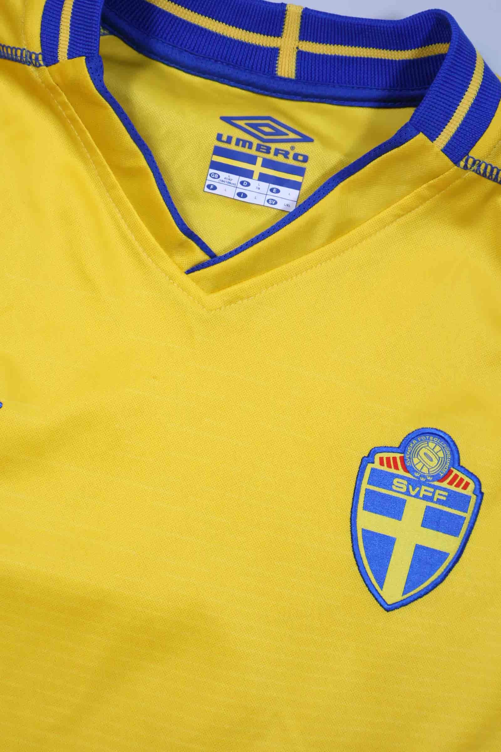 Sweden 2003/04 Home Shirt - L Authenic Original Football Shirt