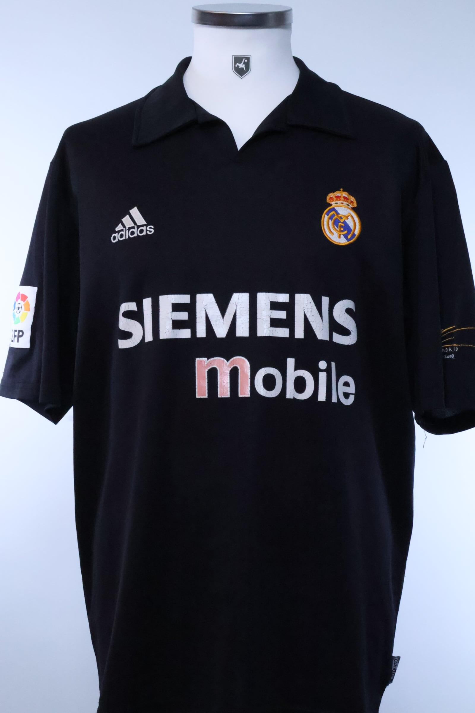 Real Madrid 2004/05 R. Carlos #3 Away Shirt - L- BACK