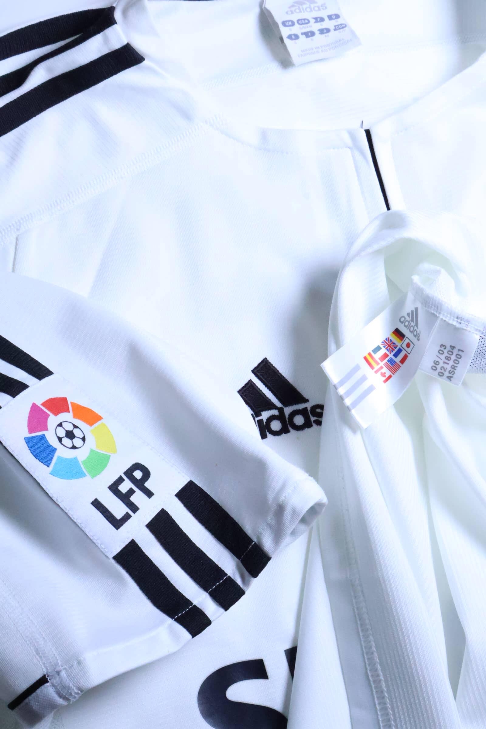 Real Madrid 2003/04 Home Shirt - S- TAGS