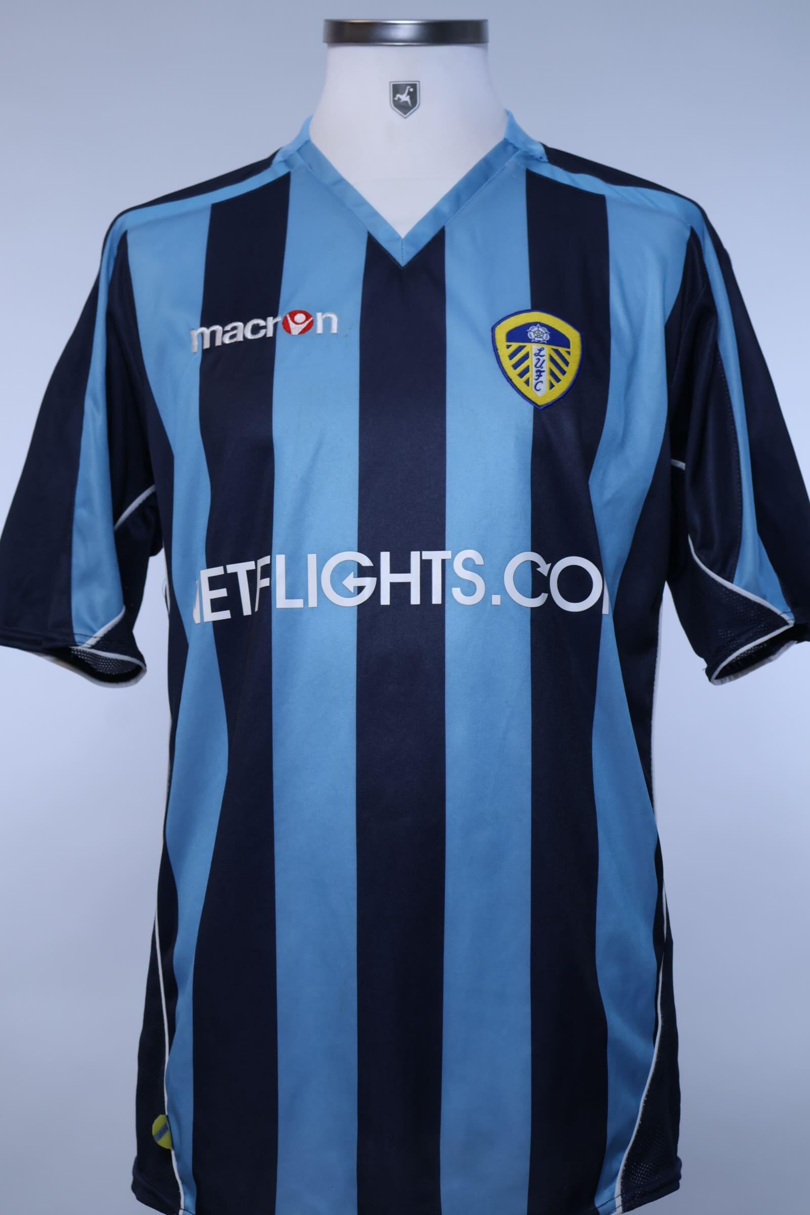 Leeds United 2008/09 Away Shirt - M- FRONT