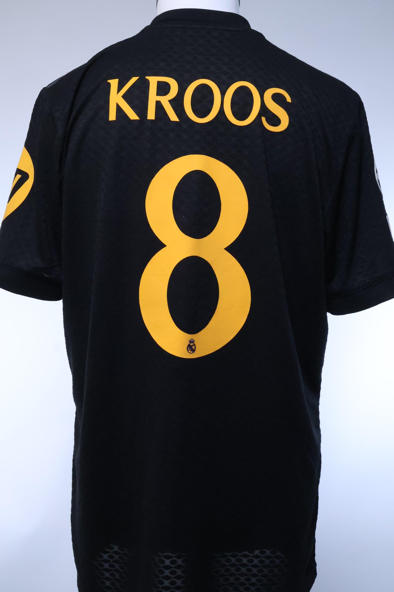 Real Madrid Kroos #8 2023/24 Third Shirt - L- FRONT