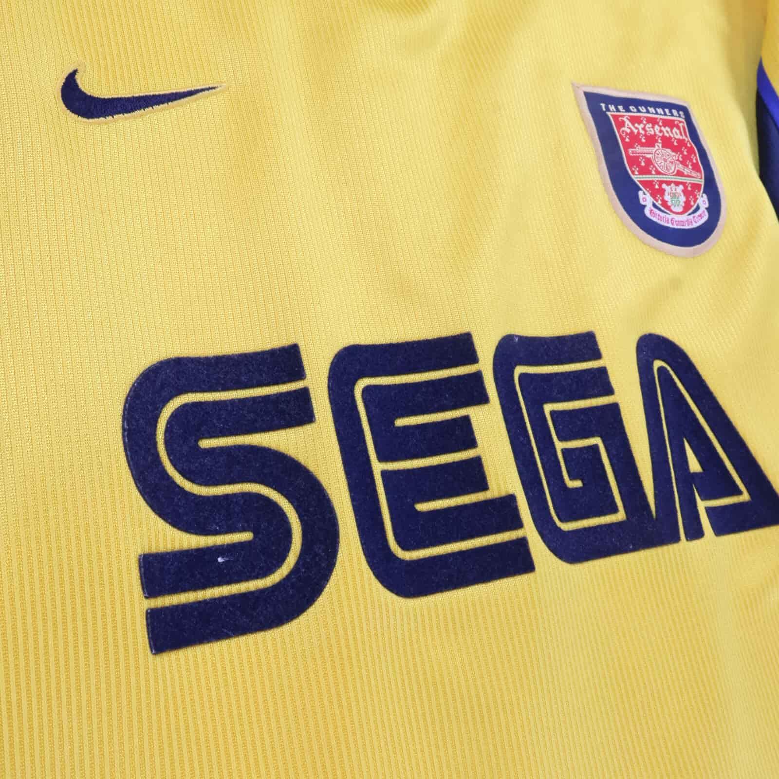 Arsenal Winternburn #3 1999/01 Away Shirt - XL