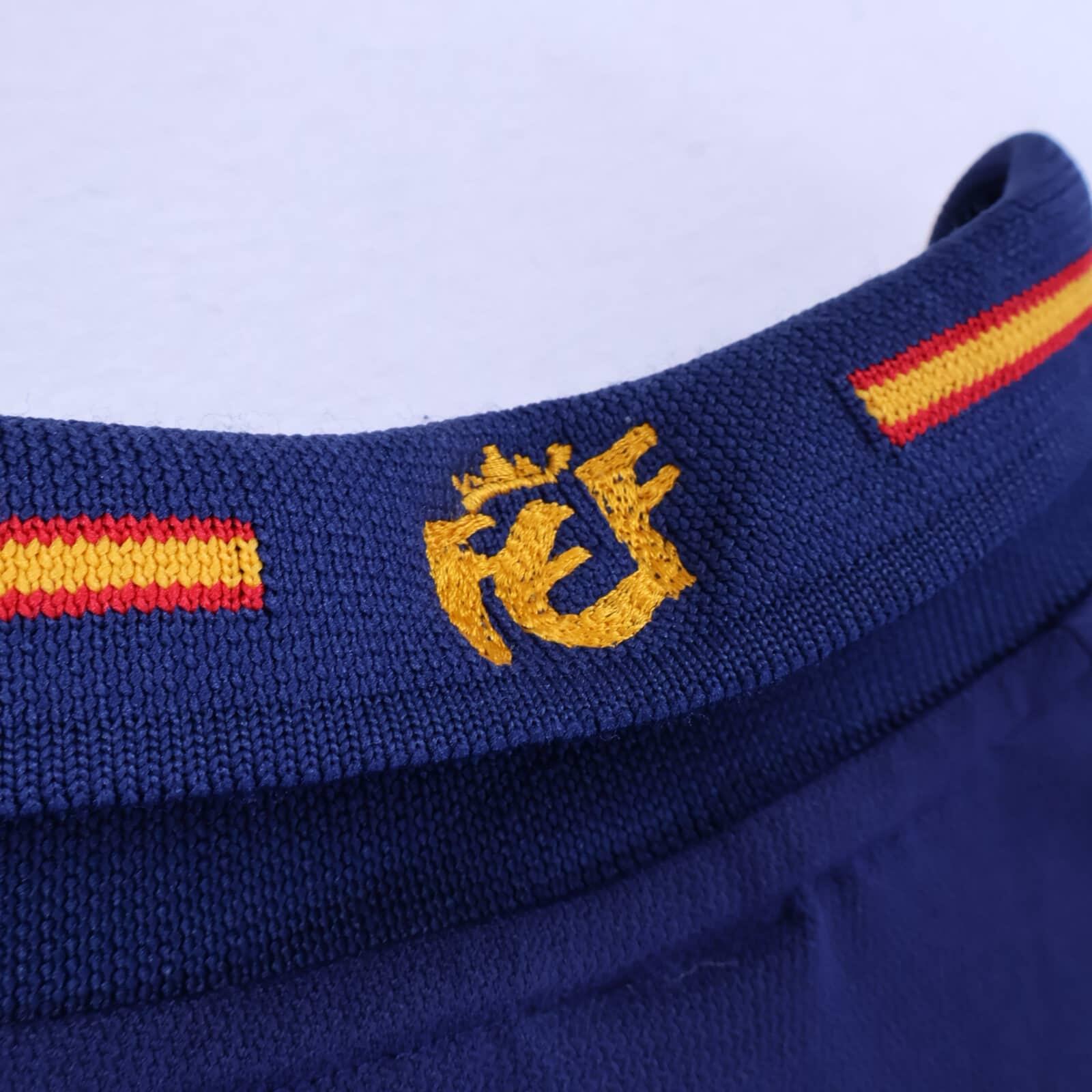 Spain 2000/02 Away Shirt - M