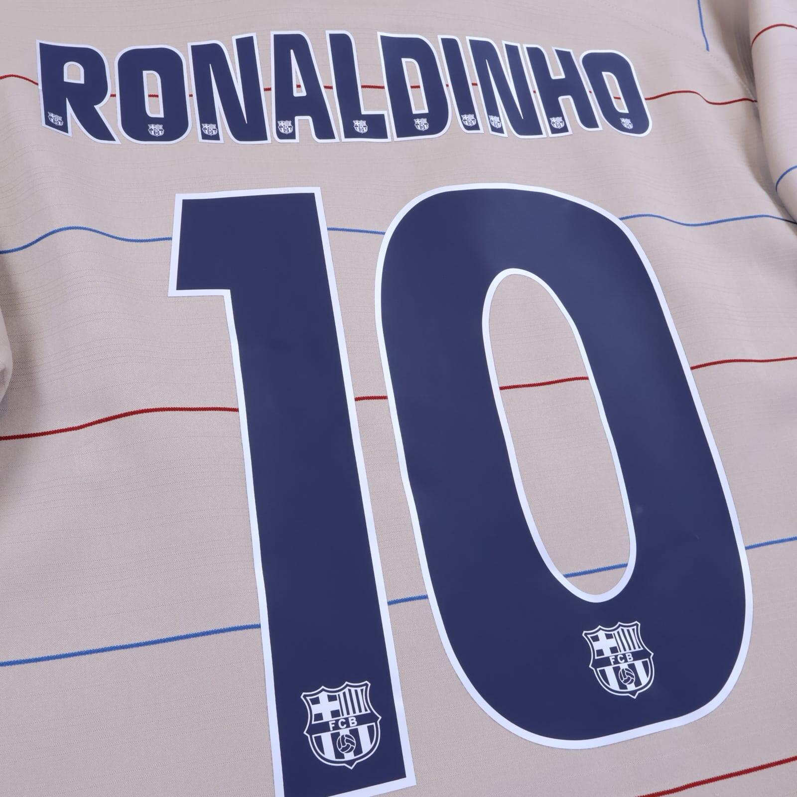 Barcelona Ronaldinho #10 2003/04 Away Shirt - L