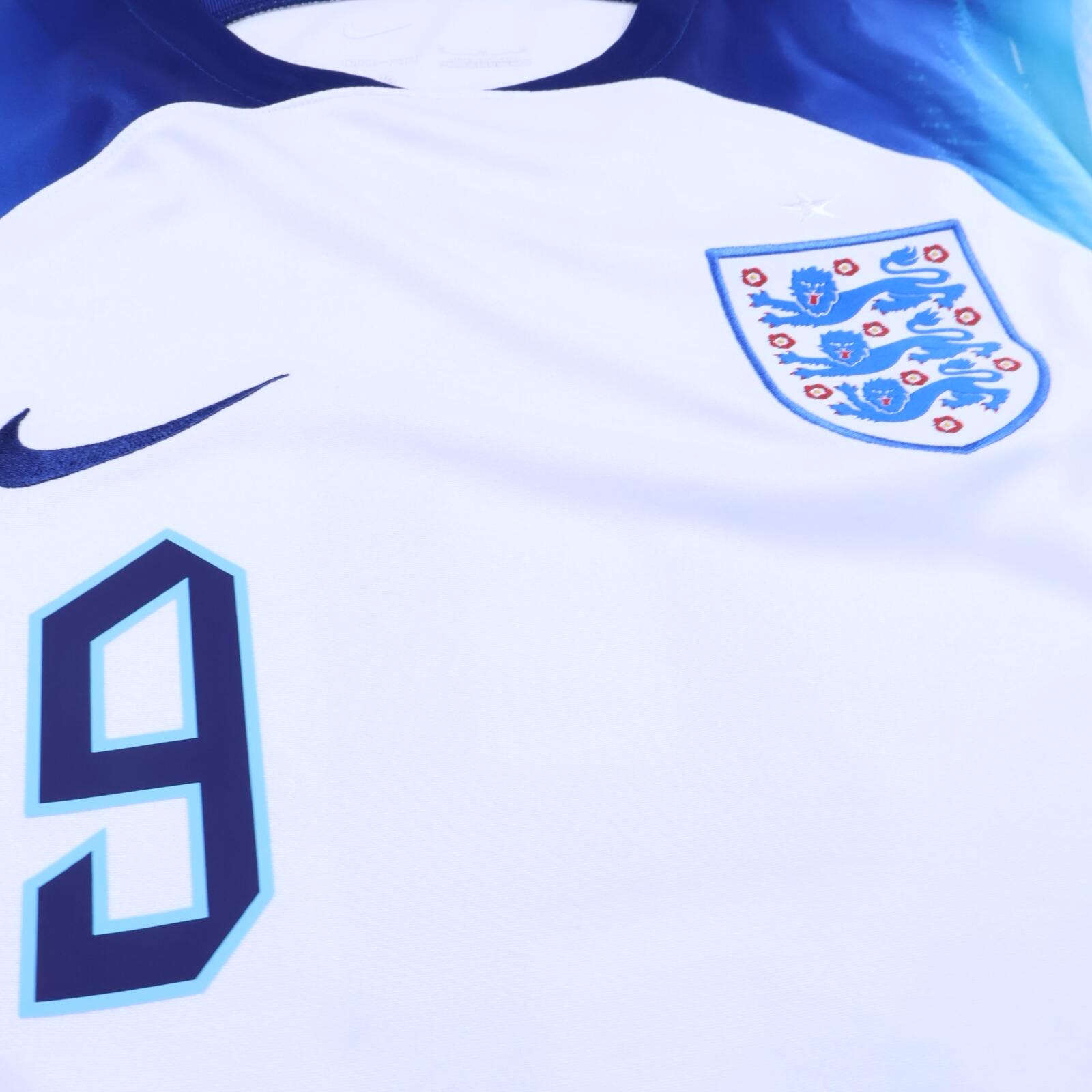England Kane #9 2022/23 Home Shirt - L