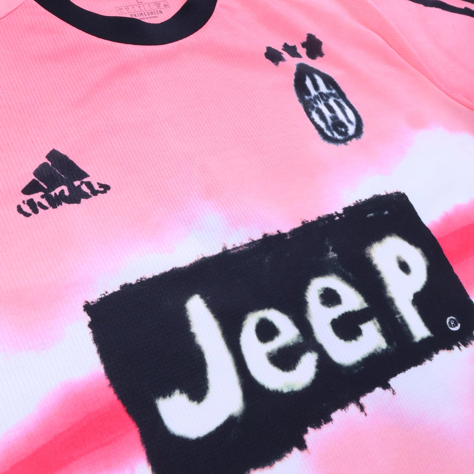 Juventus Ronaldo #7 2020/21 Humanrace Fourth Shirt - L
