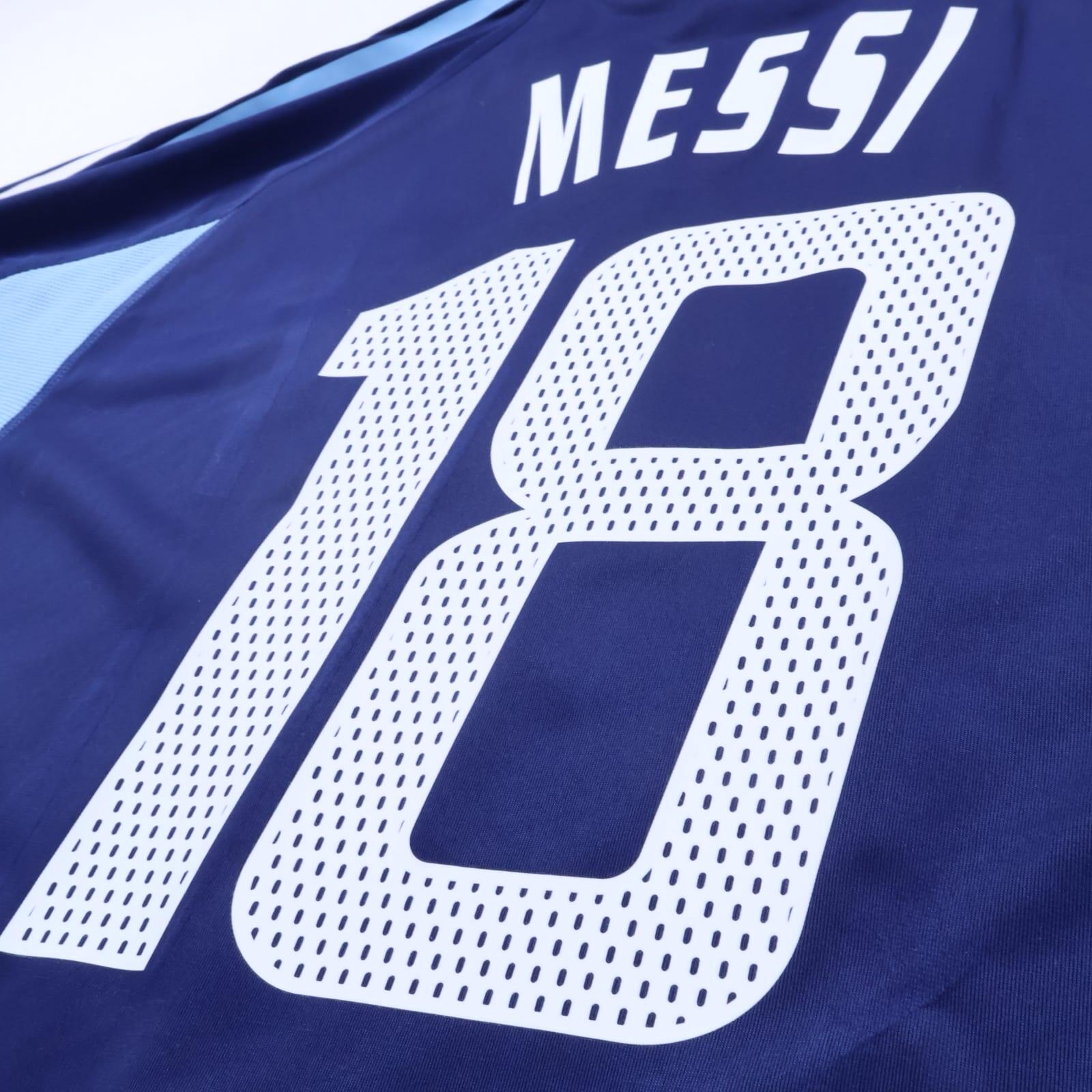 Argentina Messi #18 2004/05 Away Shirt - L