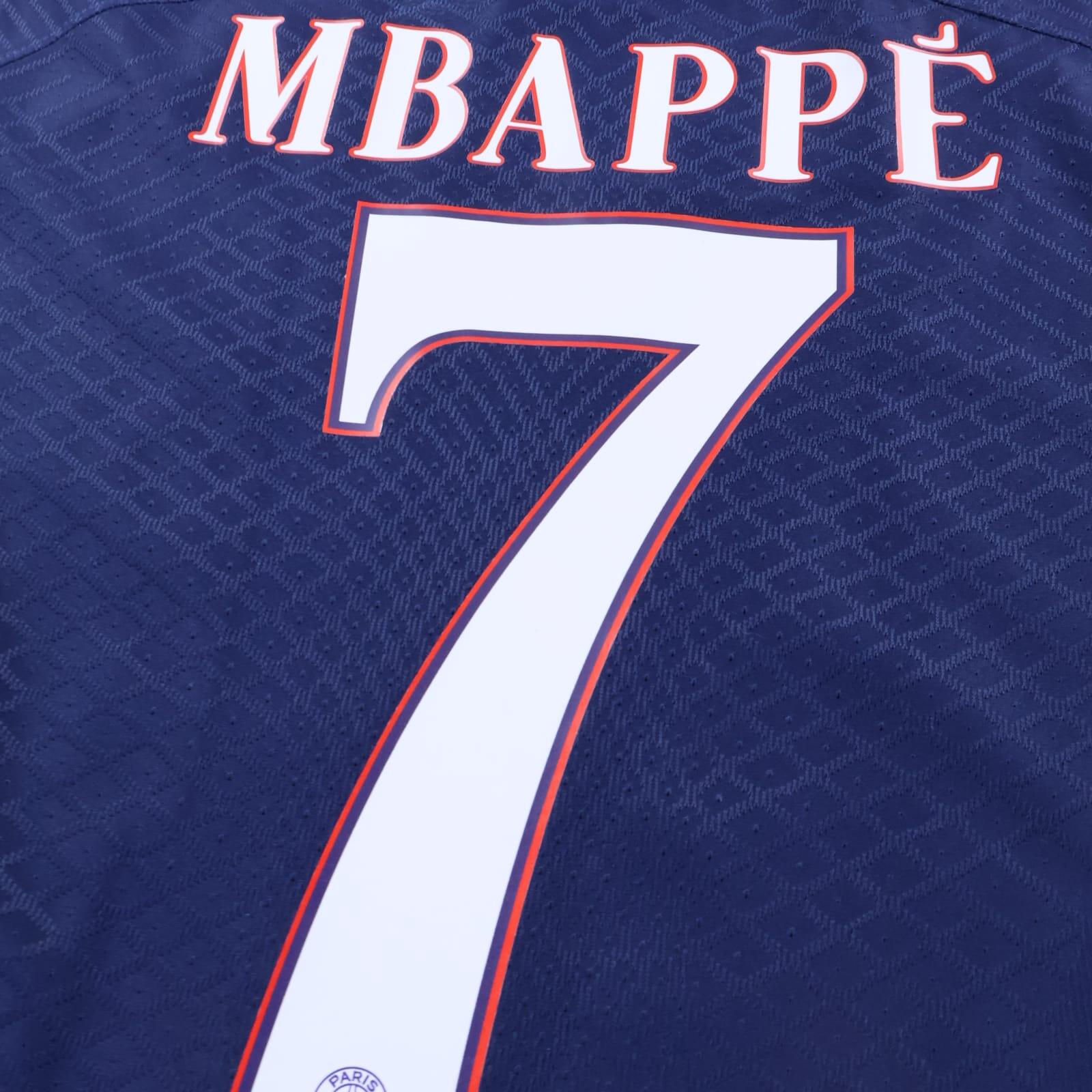 Paris Saint-Germain F.C Mbappé #7 2022/23 Home Shirt - M