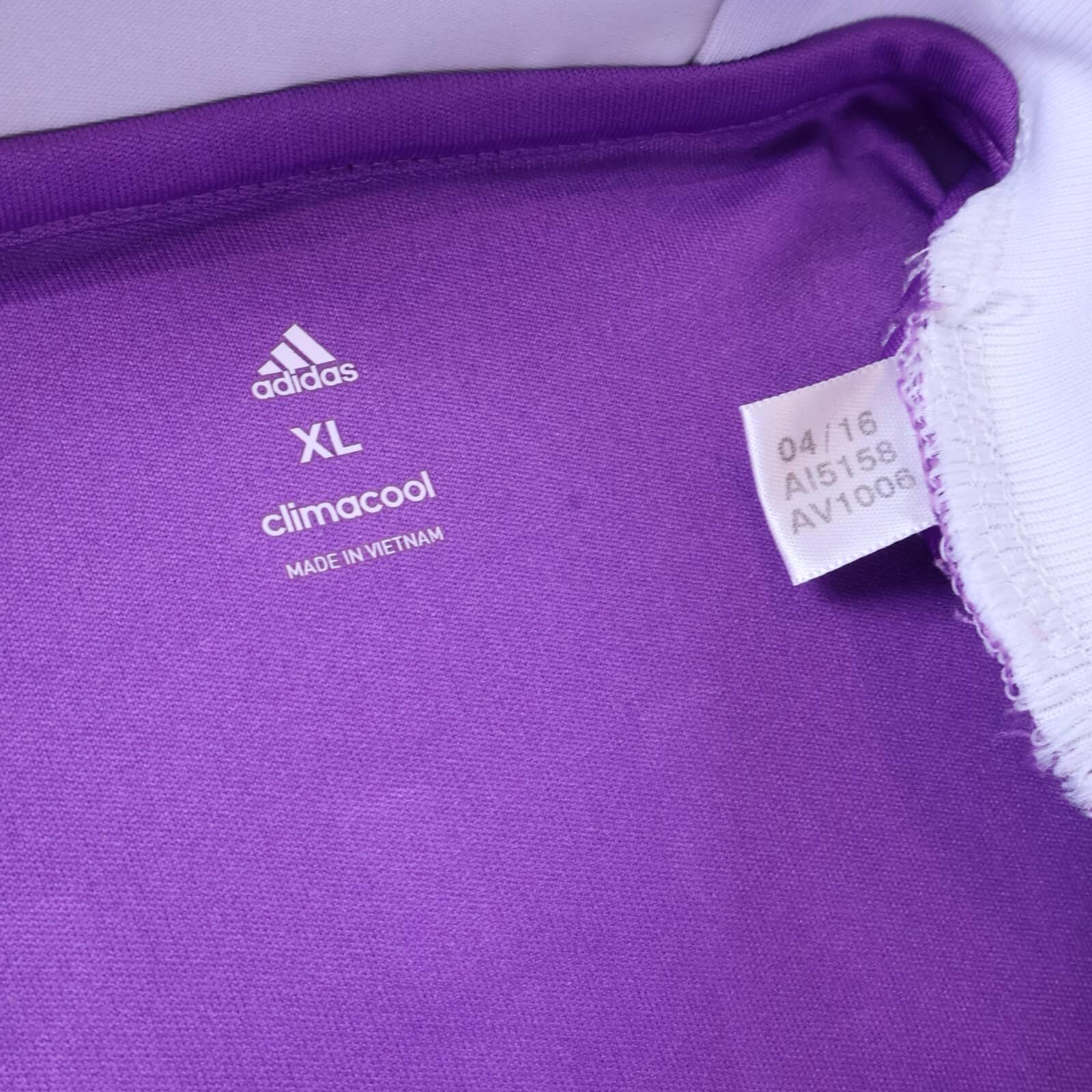 Real Madrid 2016/17 Away Shirt - XL