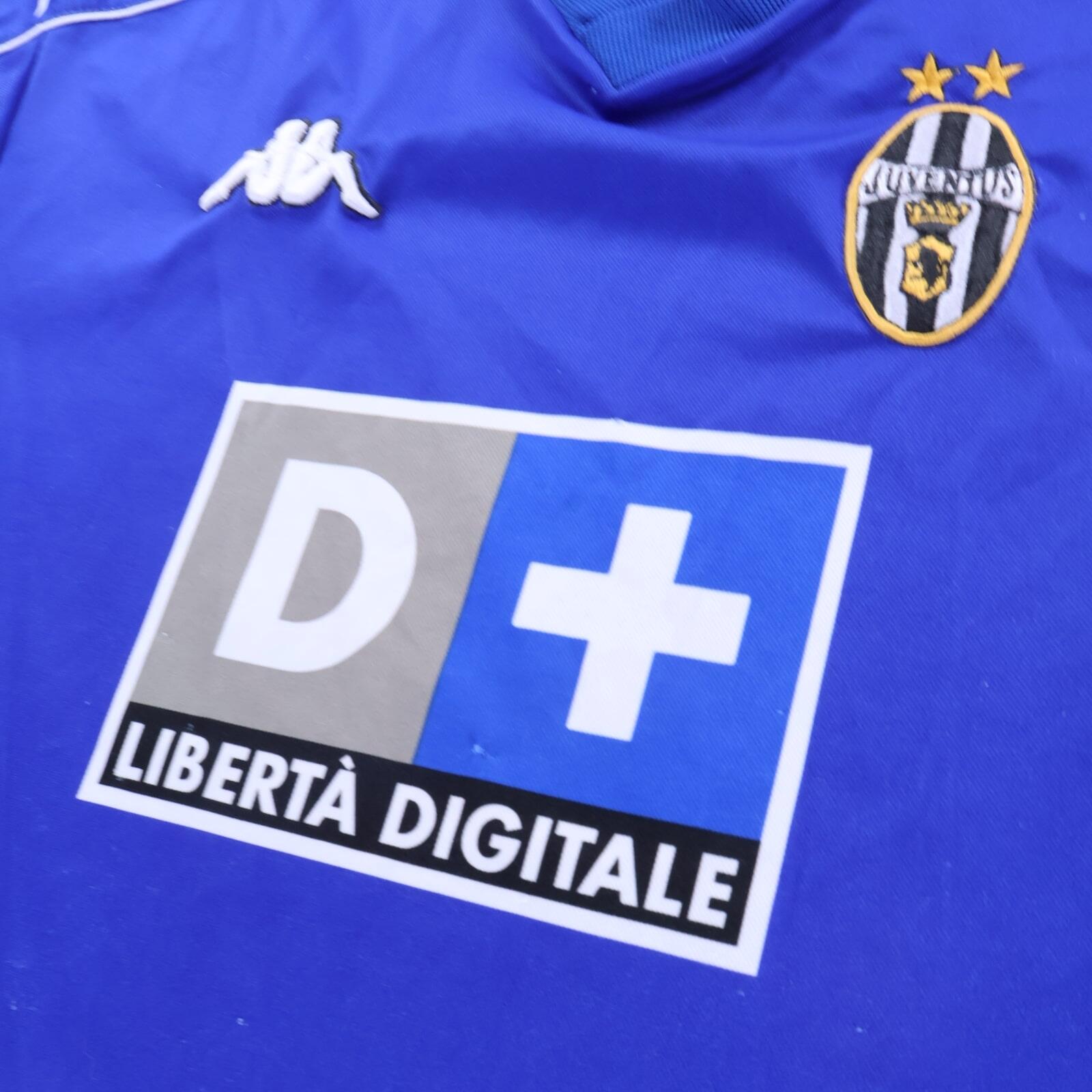 Juventus 1999/00 Third Shirt - M