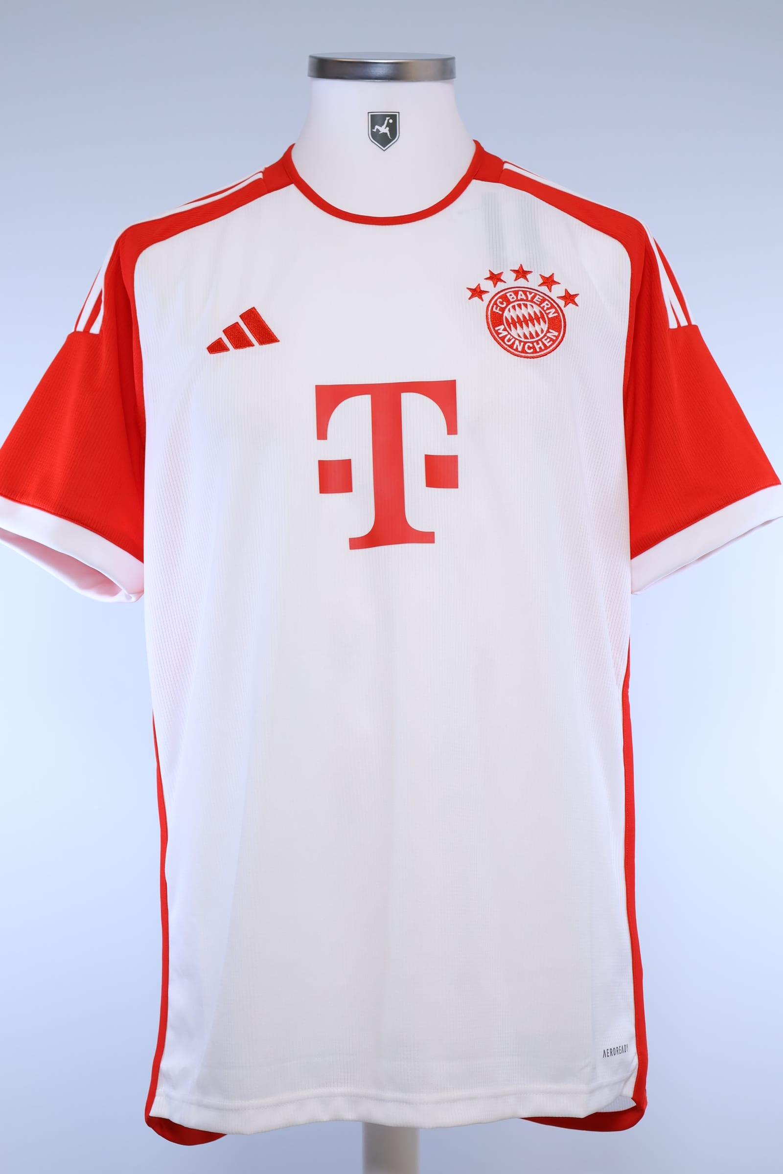 Bayern Munich 2023/24 Kane #9 Home Shirt - L Authenic Original Football Shirt
