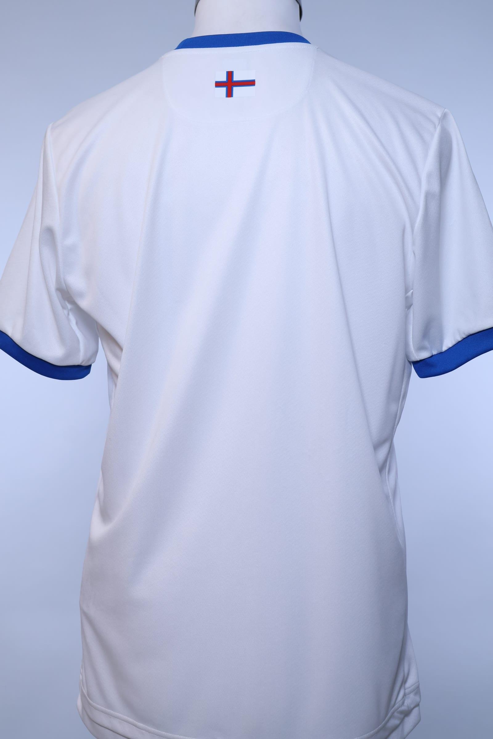 Faroe Islands 2022/23 Home Shirt - L Authenic Original Football Shirt