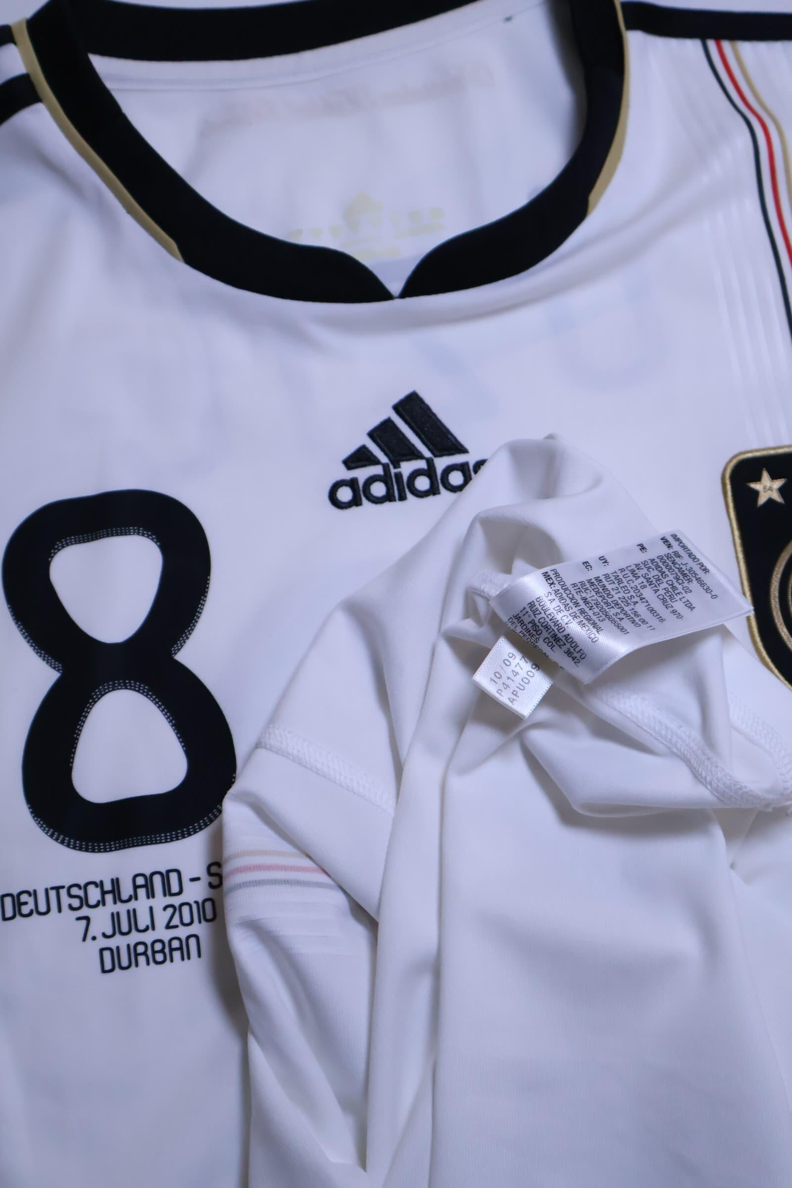 Germany 2010/11 Ozil #8 Home Shirt - L Authenic Original Football Shirt