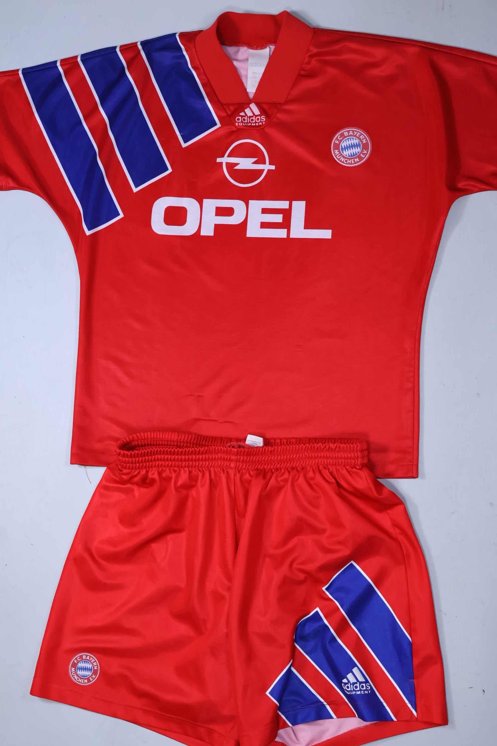 Bayern Munich 1992/93 Home Shirt With Shorts - M