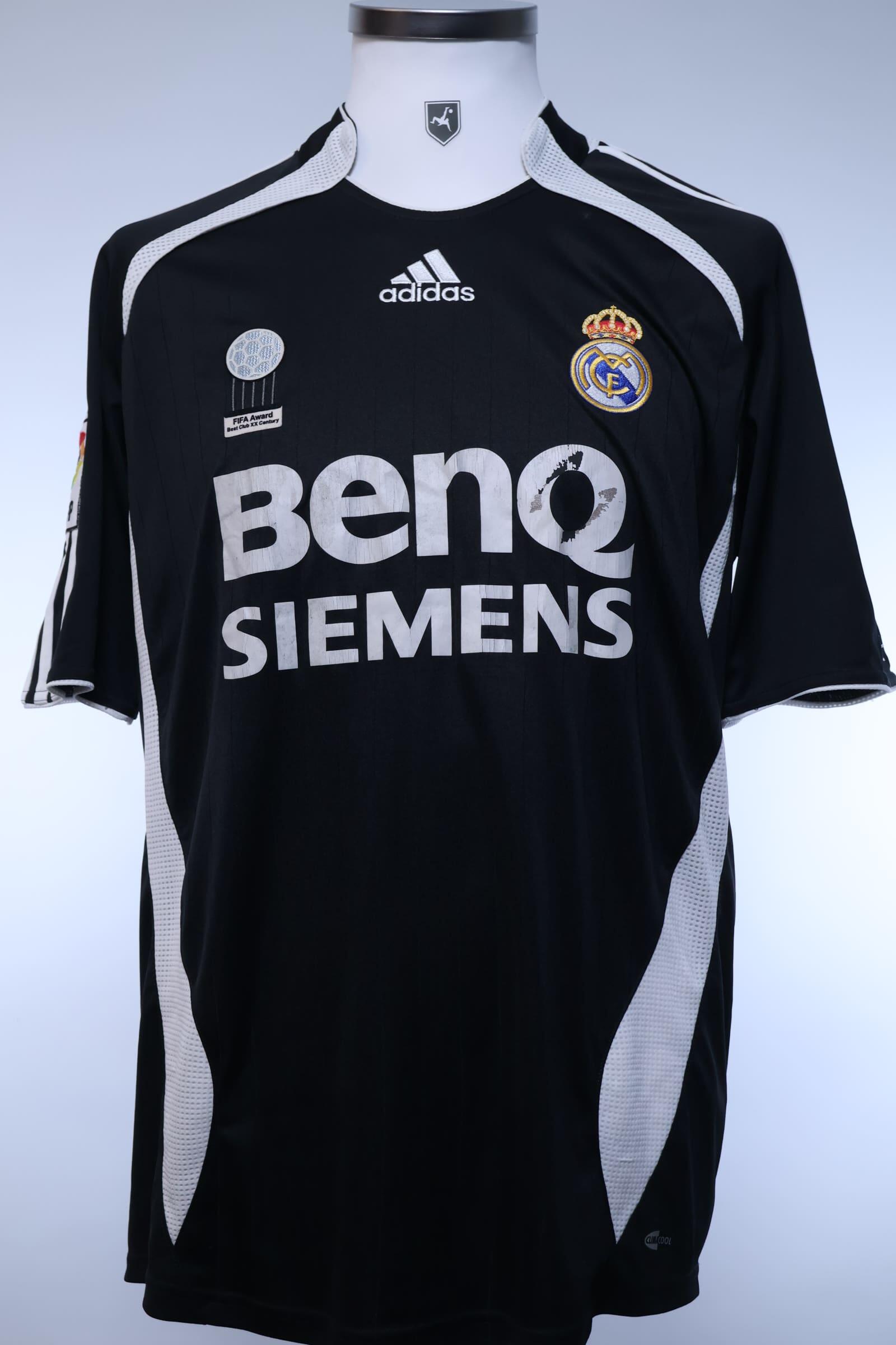 Real Madrid 2006/07 Third Shirt - M- FRONT