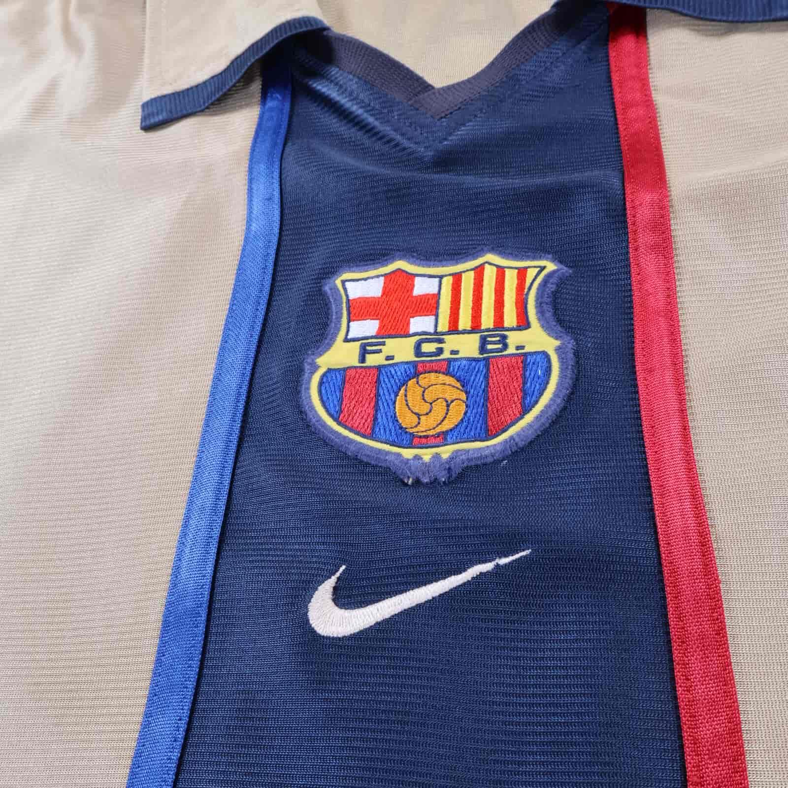 Barcelona 2001/03 Away Shirt - XL